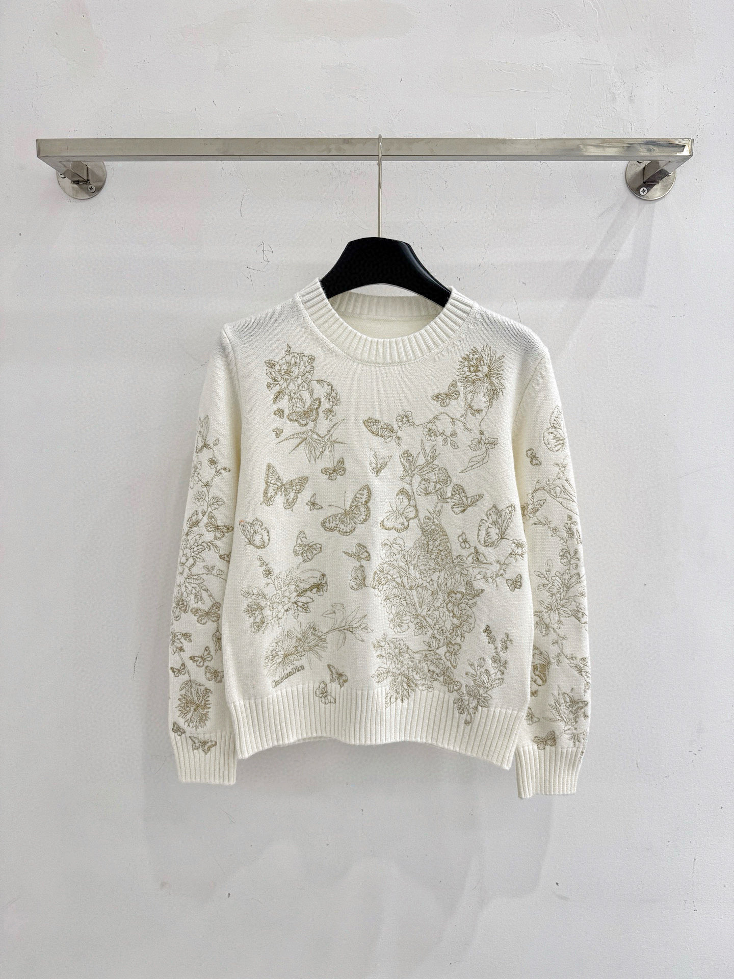 Chanel 白色蝴蝶花卉刺绣圆领针织衫‌