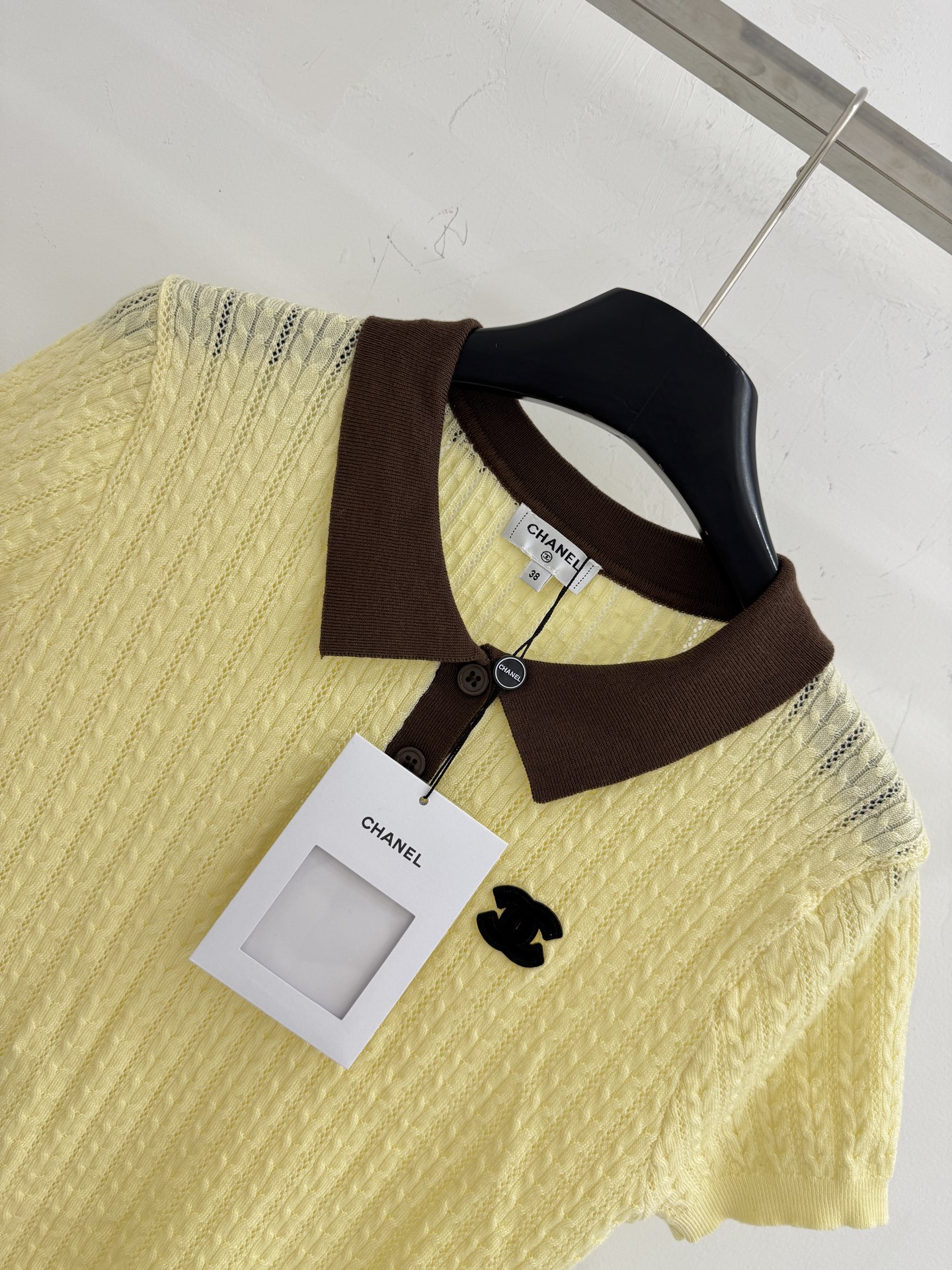 Chanel POLO领短袖上衣，休闲款，简约百搭，舒适透气，适合日常穿搭，夏季 单品
