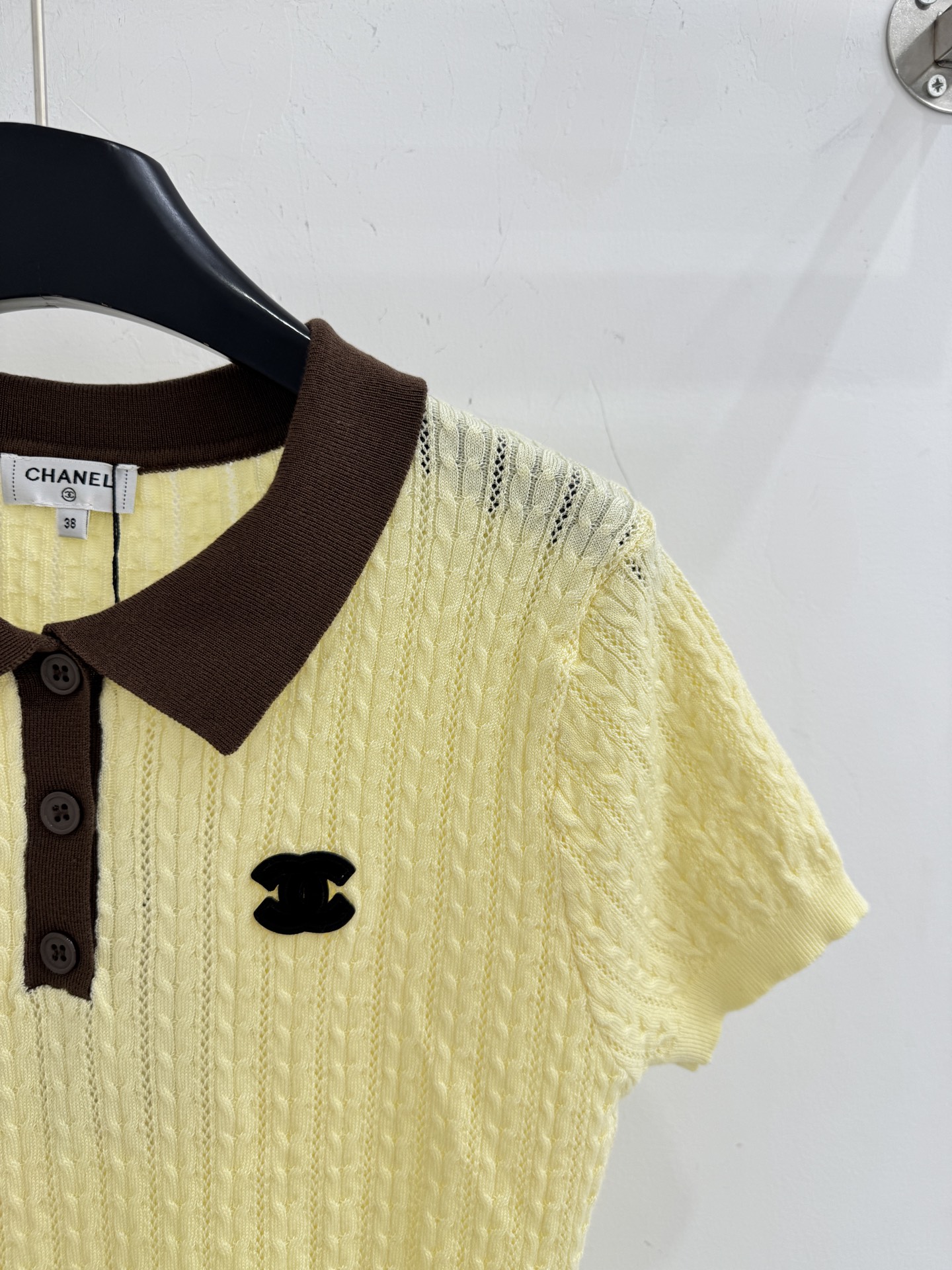 Chanel POLO领短袖上衣，休闲款，简约百搭，舒适透气，适合日常穿搭，夏季 单品