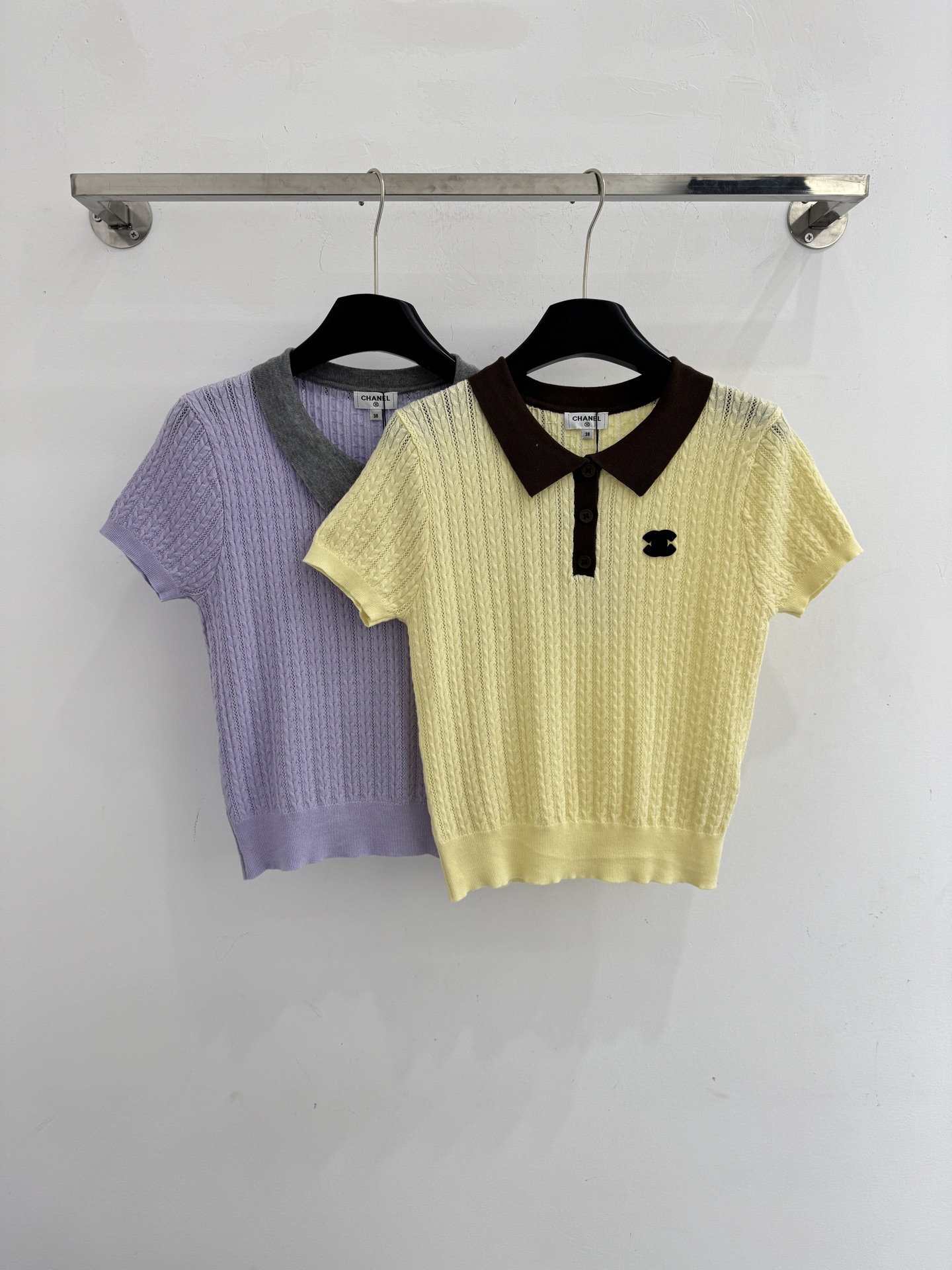 Chanel POLO领短袖上衣，休闲款，简约百搭，舒适透气，适合日常穿搭，夏季 单品