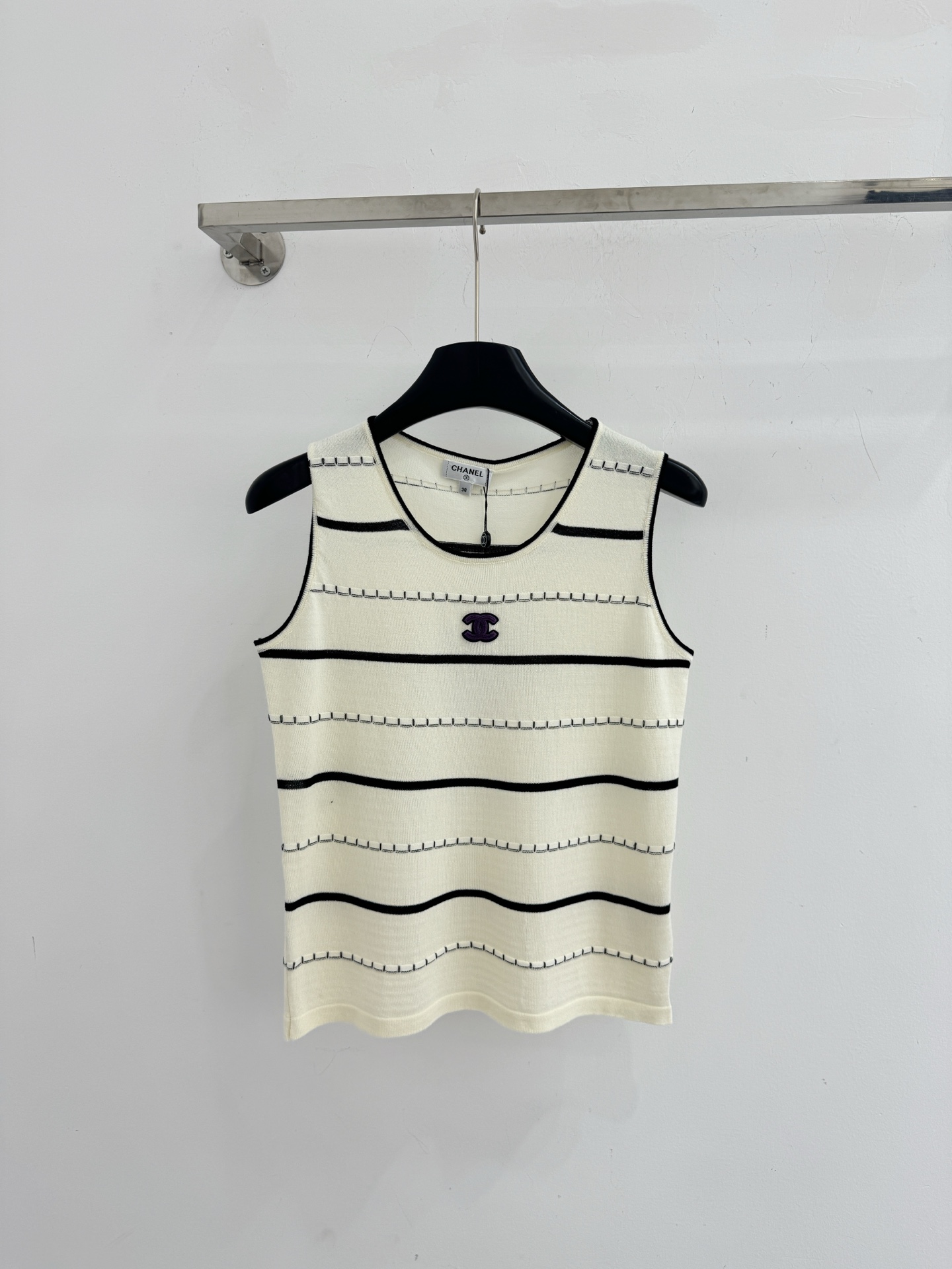 Chanel 撞色条纹针织背心，休闲百搭，针织面料柔软亲肤，春夏休闲通勤百搭单品D