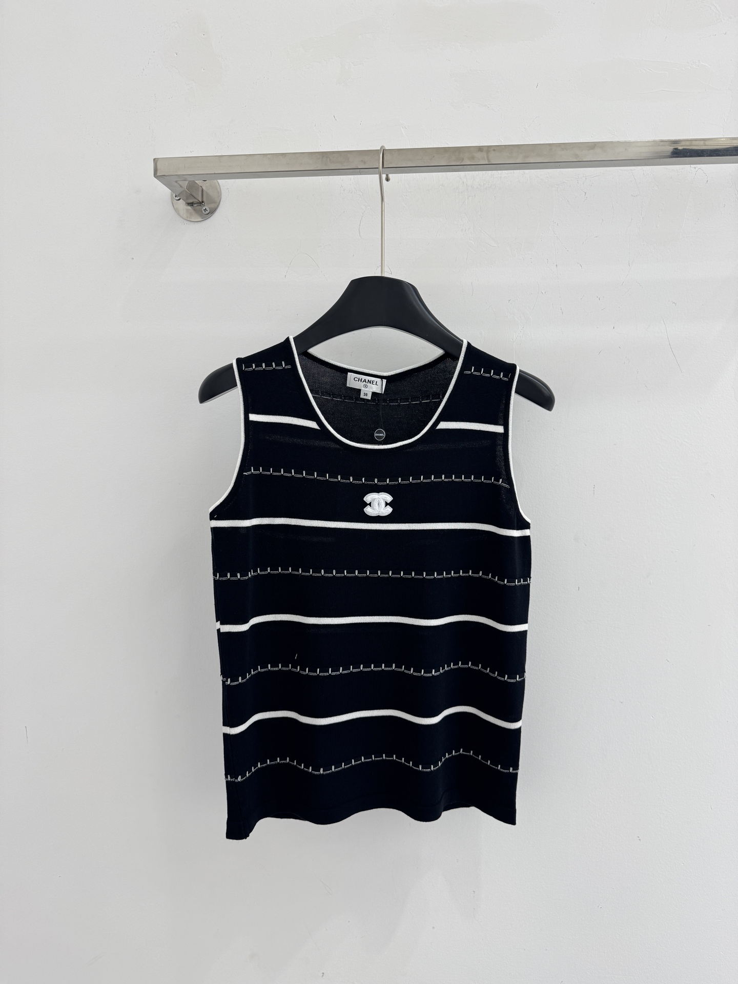 Chanel 撞色条纹针织背心，休闲百搭，针织面料柔软亲肤，春夏休闲通勤百搭单品D