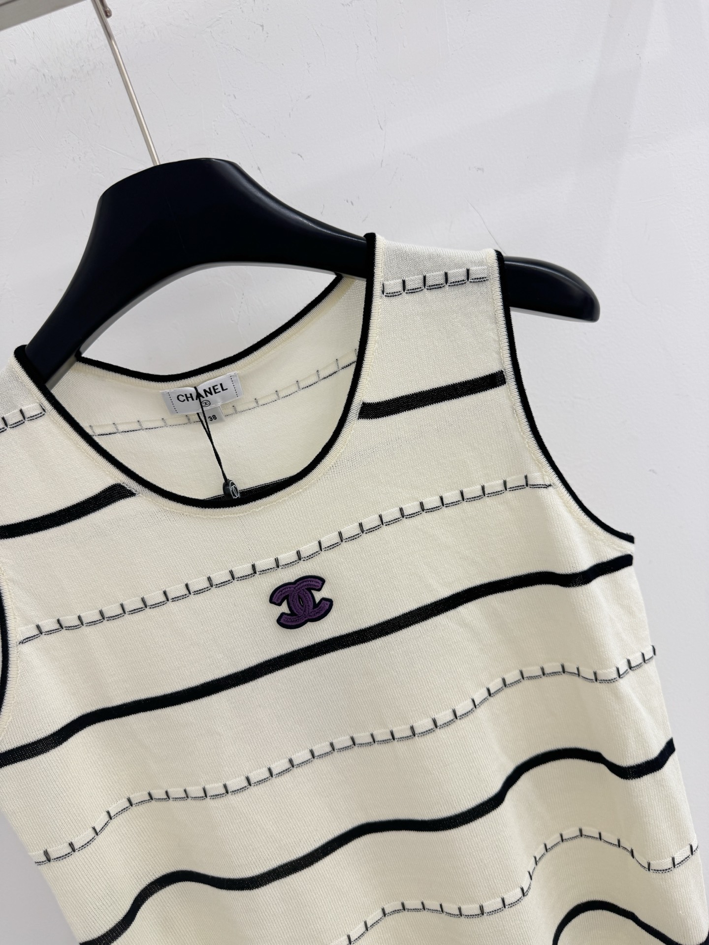 Chanel 撞色条纹针织背心，休闲百搭，针织面料柔软亲肤，春夏休闲通勤百搭单品D