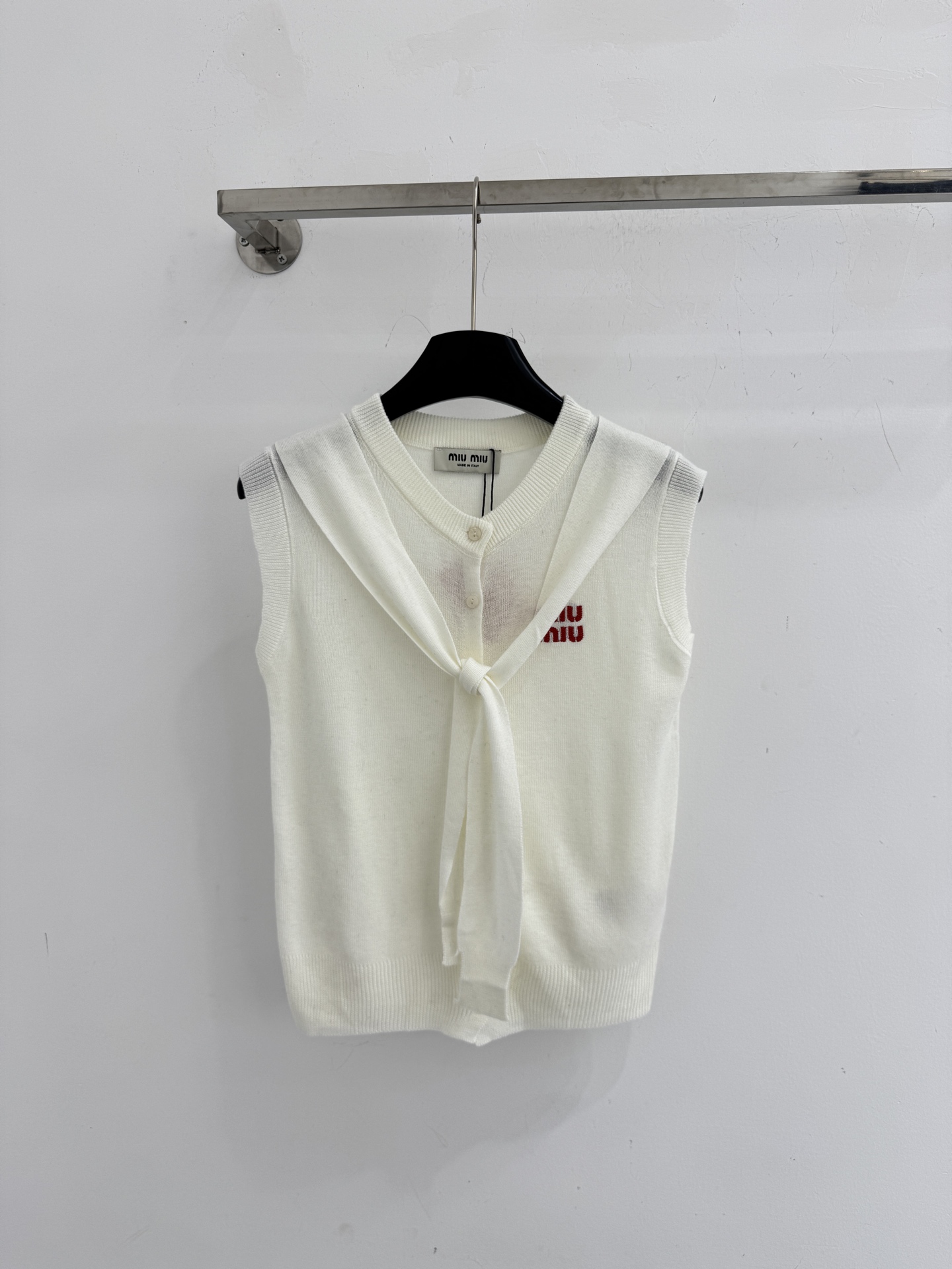 Unknown 系带针织背心，系带设计减龄俏皮，软糯亲肤，简约百搭，学院风满满，叠穿单穿都很有氛围感L