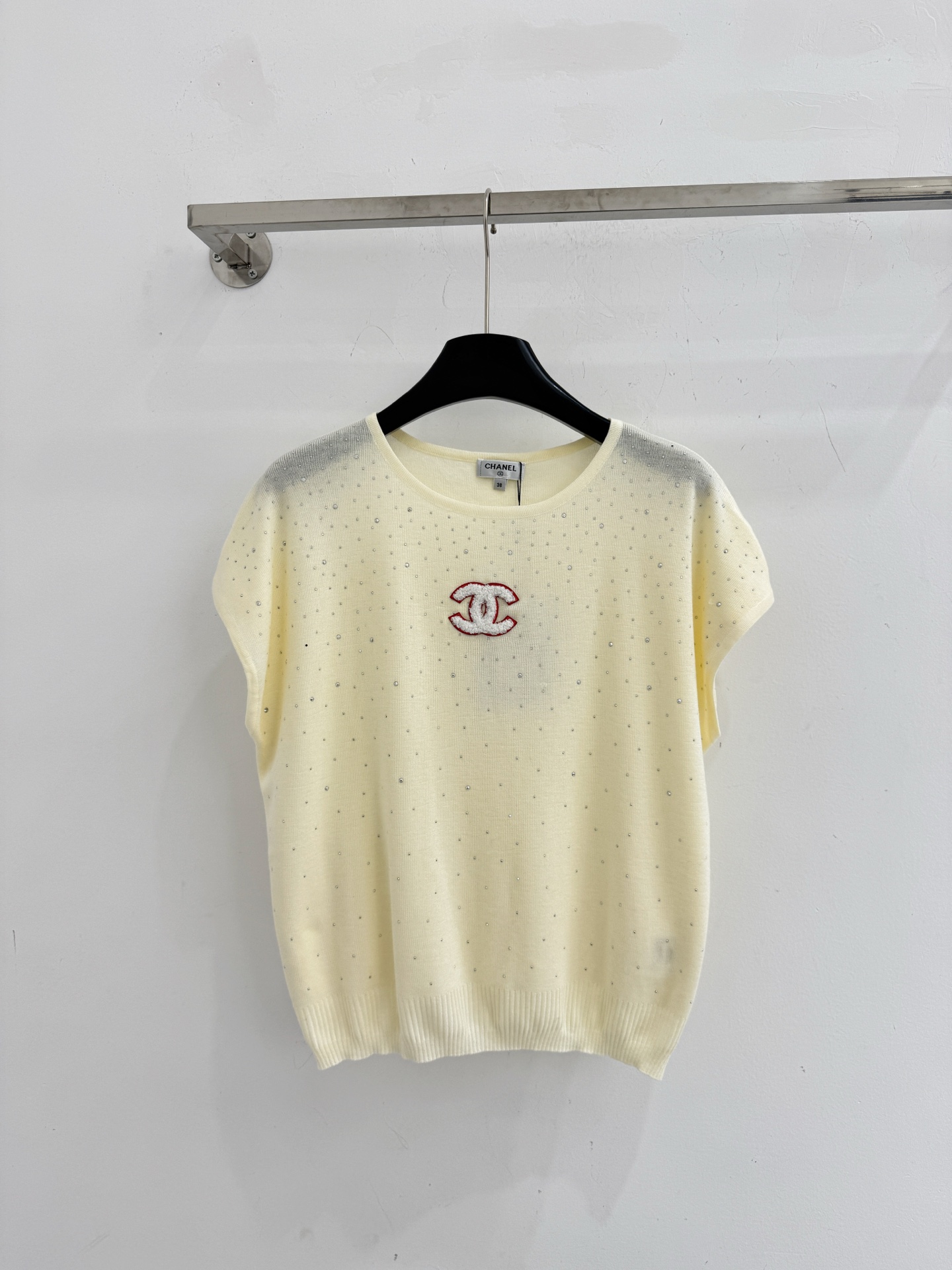 Chrome Hearts 温柔奶油黄与气质灰针织小飞袖，全身 烫钻点缀，简约圆领，软糯透气，轻奢高级感满满L