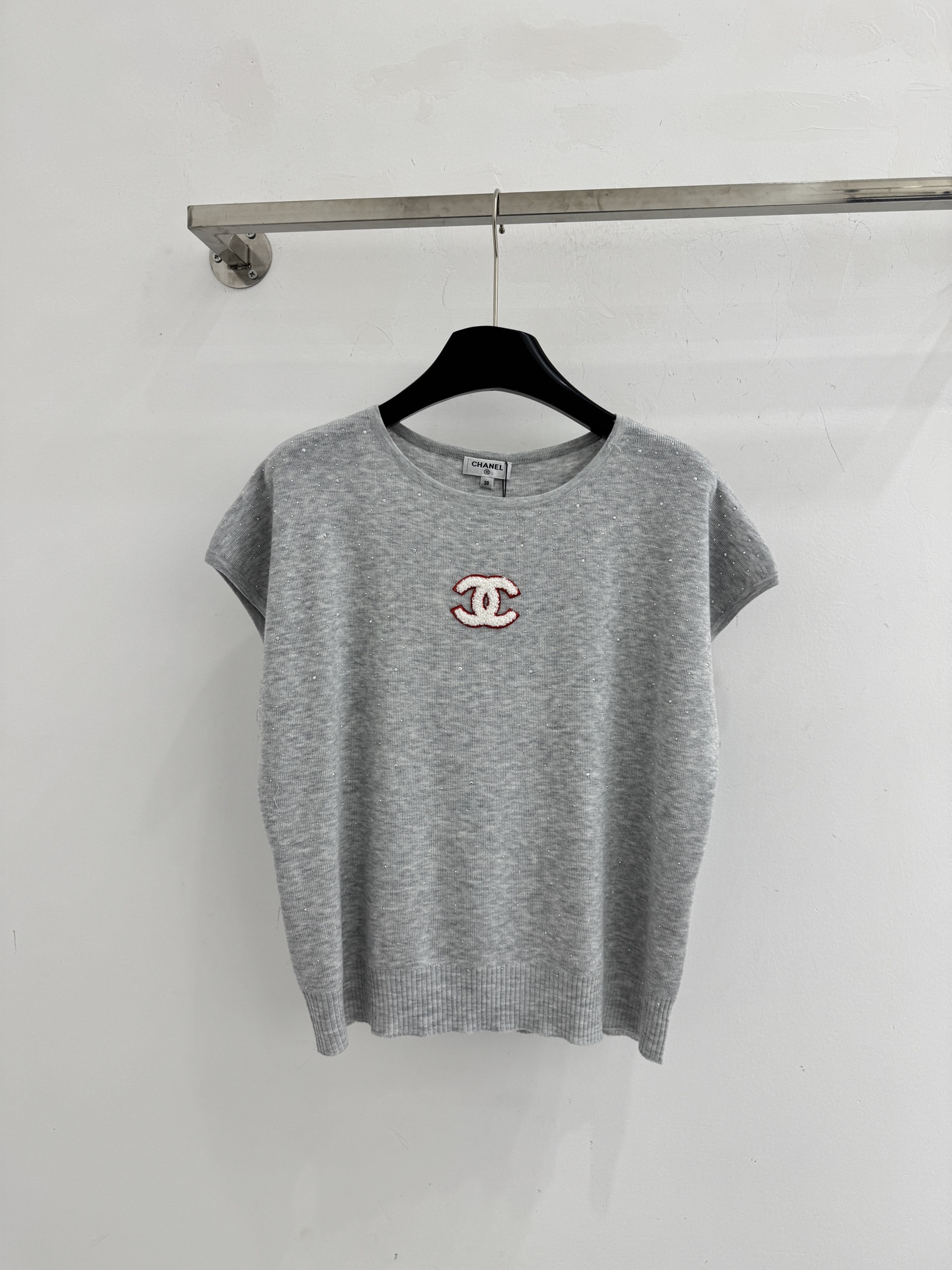 Chrome Hearts 温柔奶油黄与气质灰针织小飞袖，全身 烫钻点缀，简约圆领，软糯透气，轻奢高级感满满L