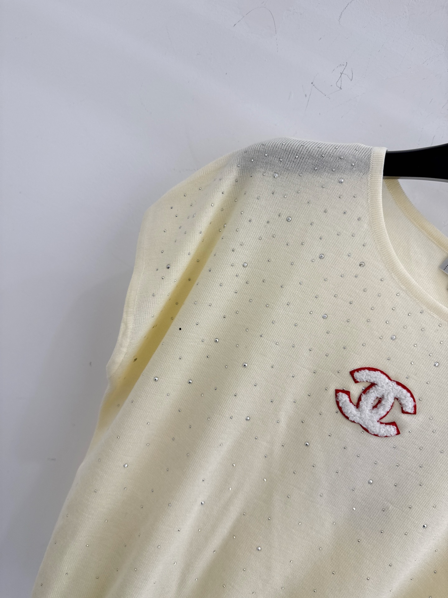 Chrome Hearts 温柔奶油黄与气质灰针织小飞袖，全身 烫钻点缀，简约圆领，软糯透气，轻奢高级感满满L