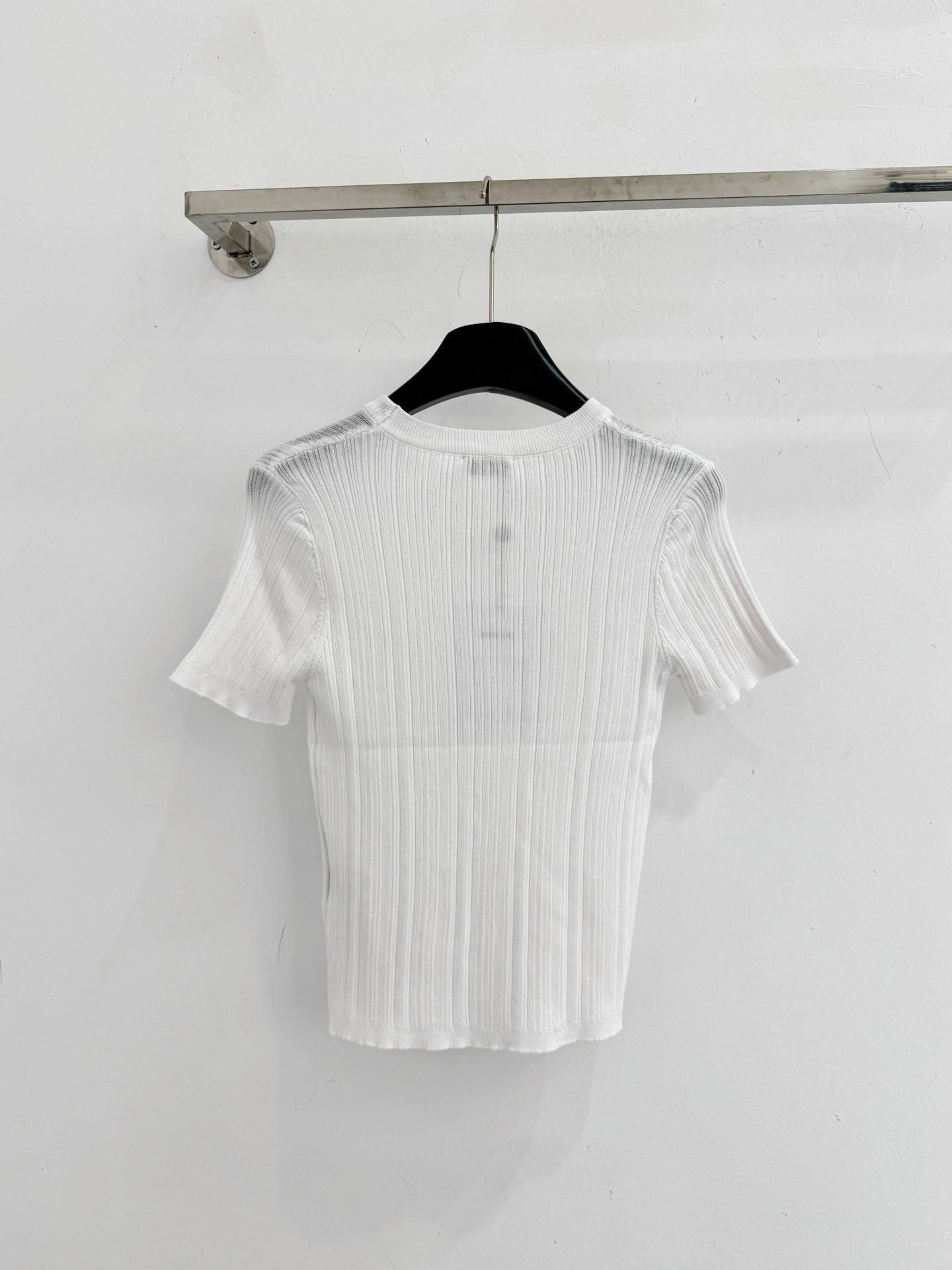 Chrome Hearts 简约圆领坑条针织短袖，修身显瘦，软糯亲肤透气，胸前 小标点缀
