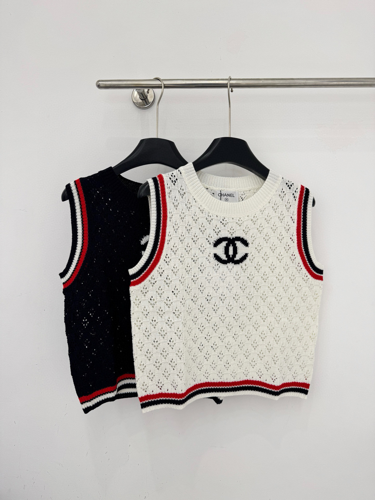 Chrome Hearts 镂空针织背心，提花工艺，撞色条纹包边，简约logo点缀，透气百搭，叠穿单穿都