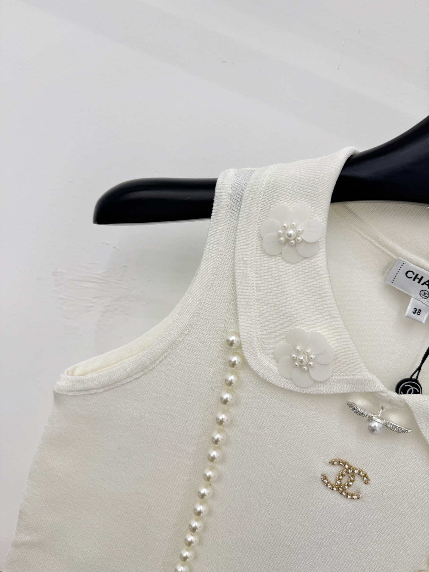 Chrome Hearts 粉白珍珠花朵针织背心，娃娃领 ，修身显瘦，温柔甜美，百搭内搭外穿。D