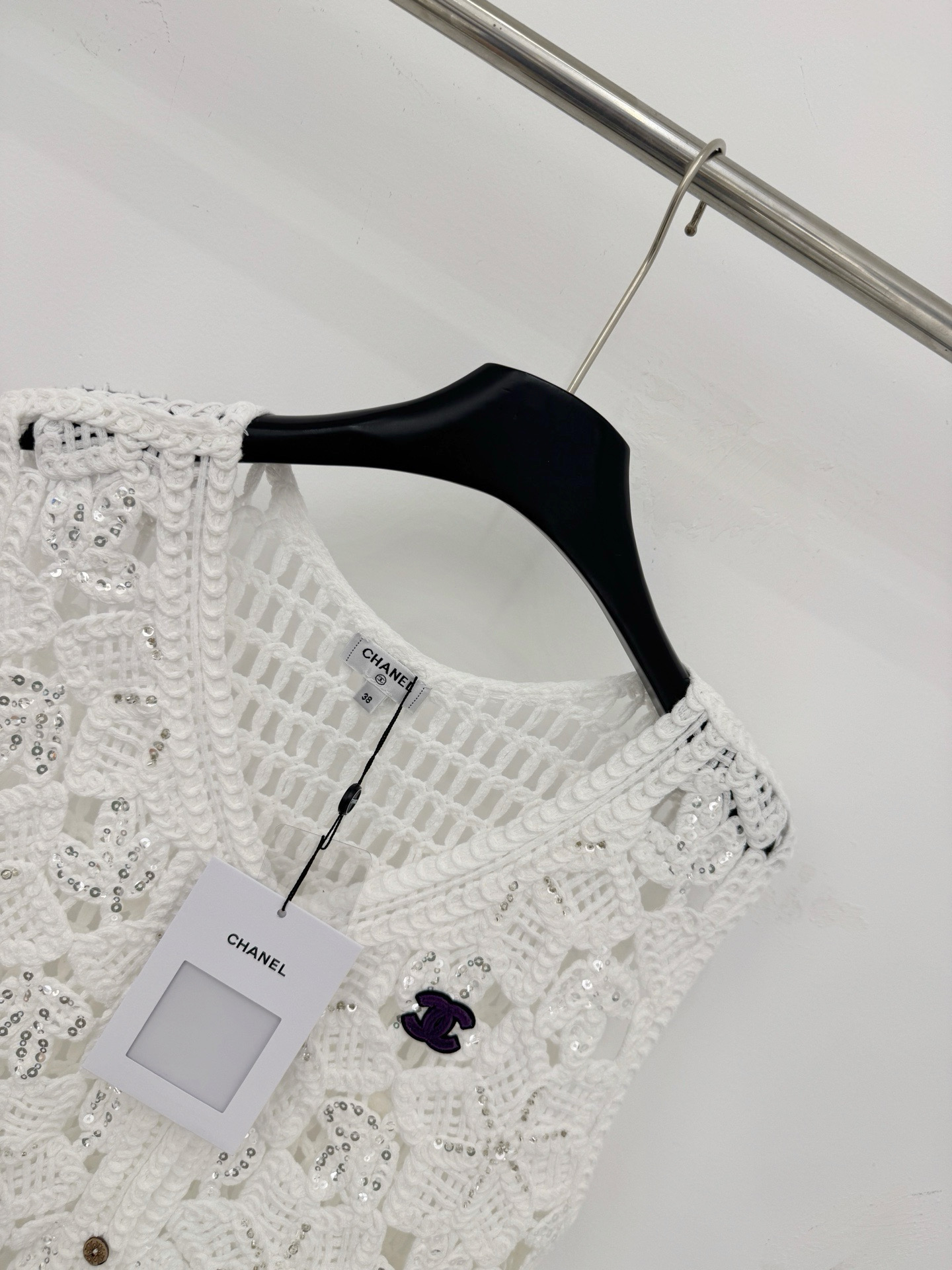 Chrome Hearts 米白手工钩花镂空马甲，亮片点缀，V领宽松版型，优雅，叠穿氛围感拉满。D