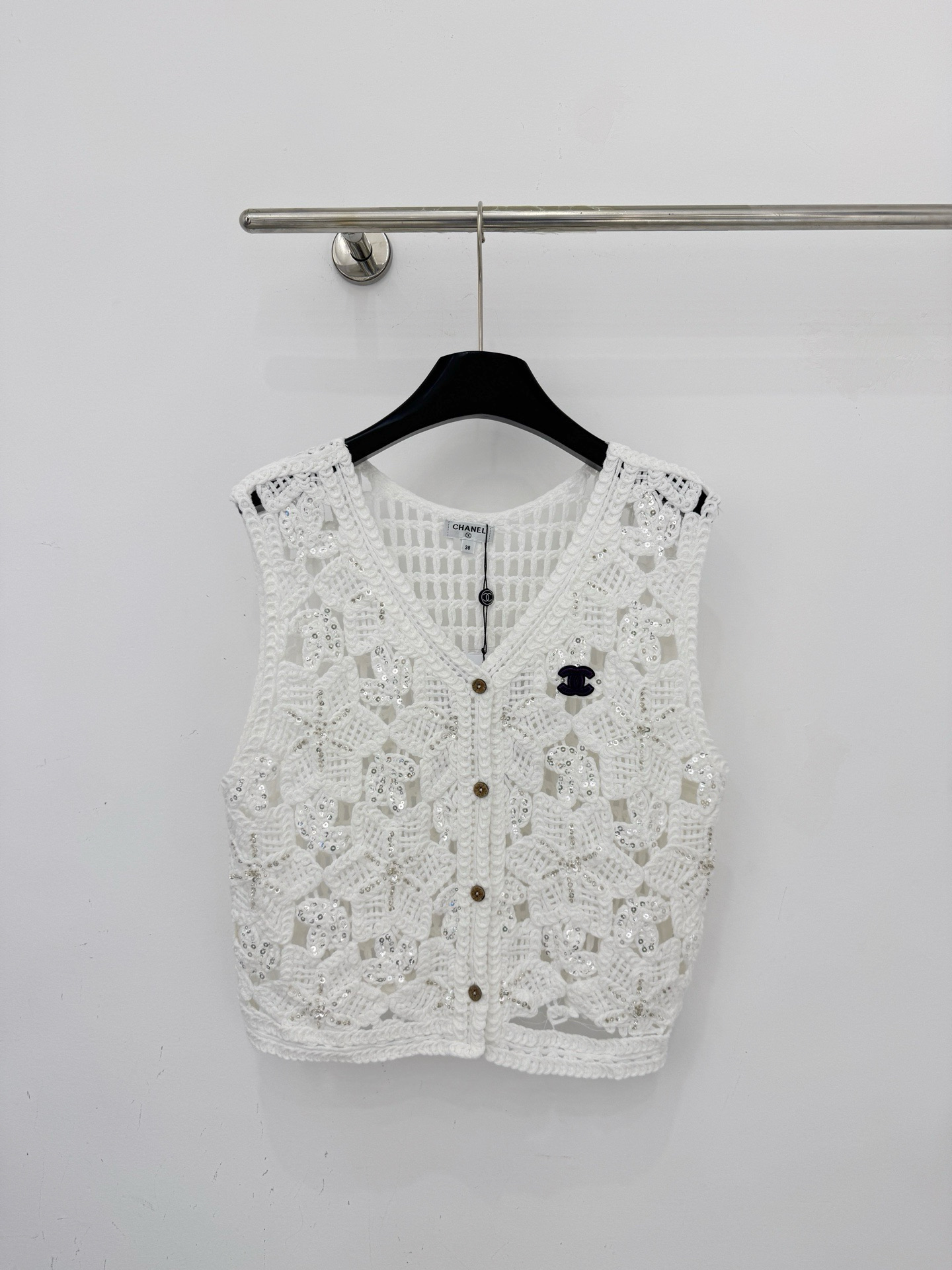 Chrome Hearts 米白手工钩花镂空马甲，亮片点缀，V领宽松版型，优雅，叠穿氛围感拉满。D