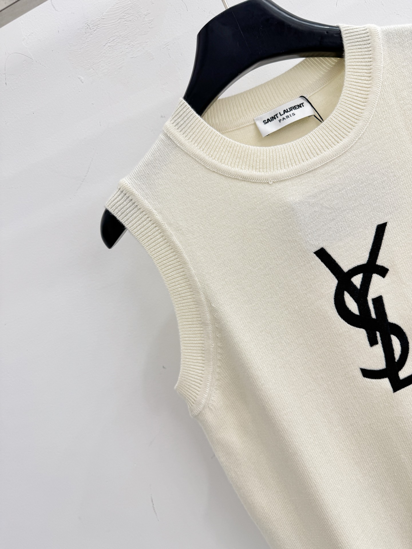 Saint Laurent 米白针织无袖背心，YSL大Logo，简约高级，百搭 。X