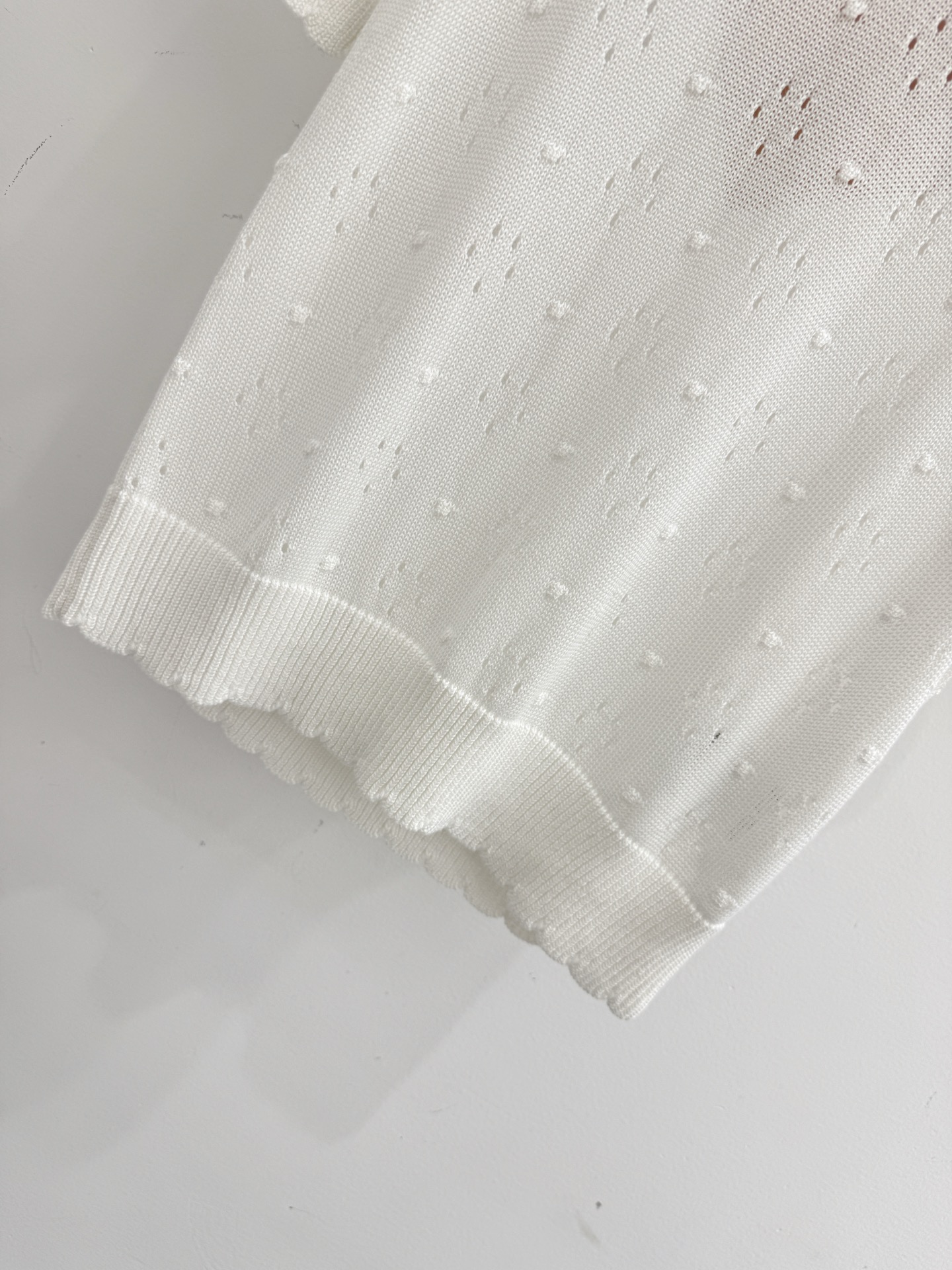 Chanel 镂空提花针织短袖，温柔清新，甜美减龄又百搭