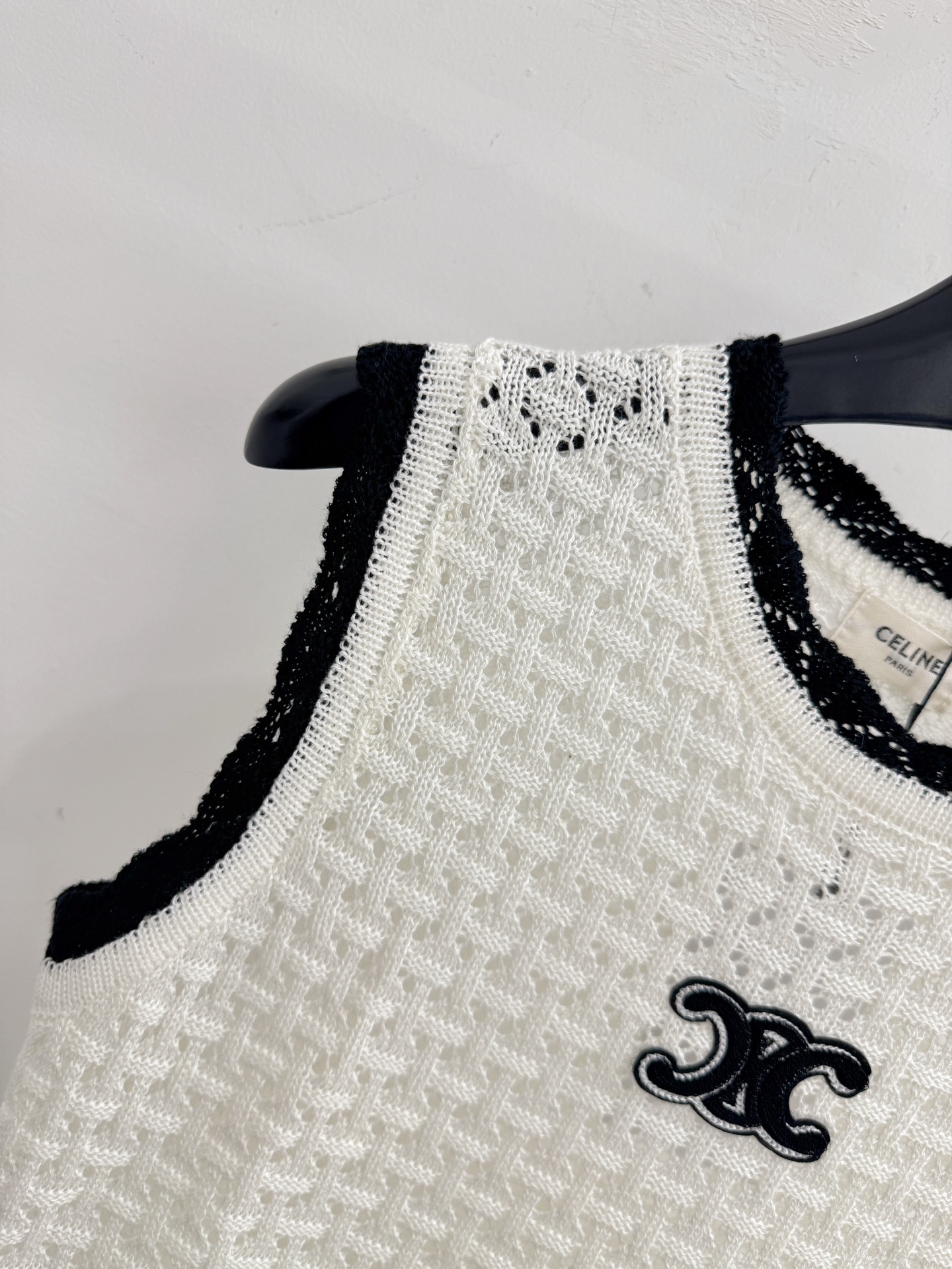 Celine 镂空撞色针织背心，logo点缀，甜酷又高级