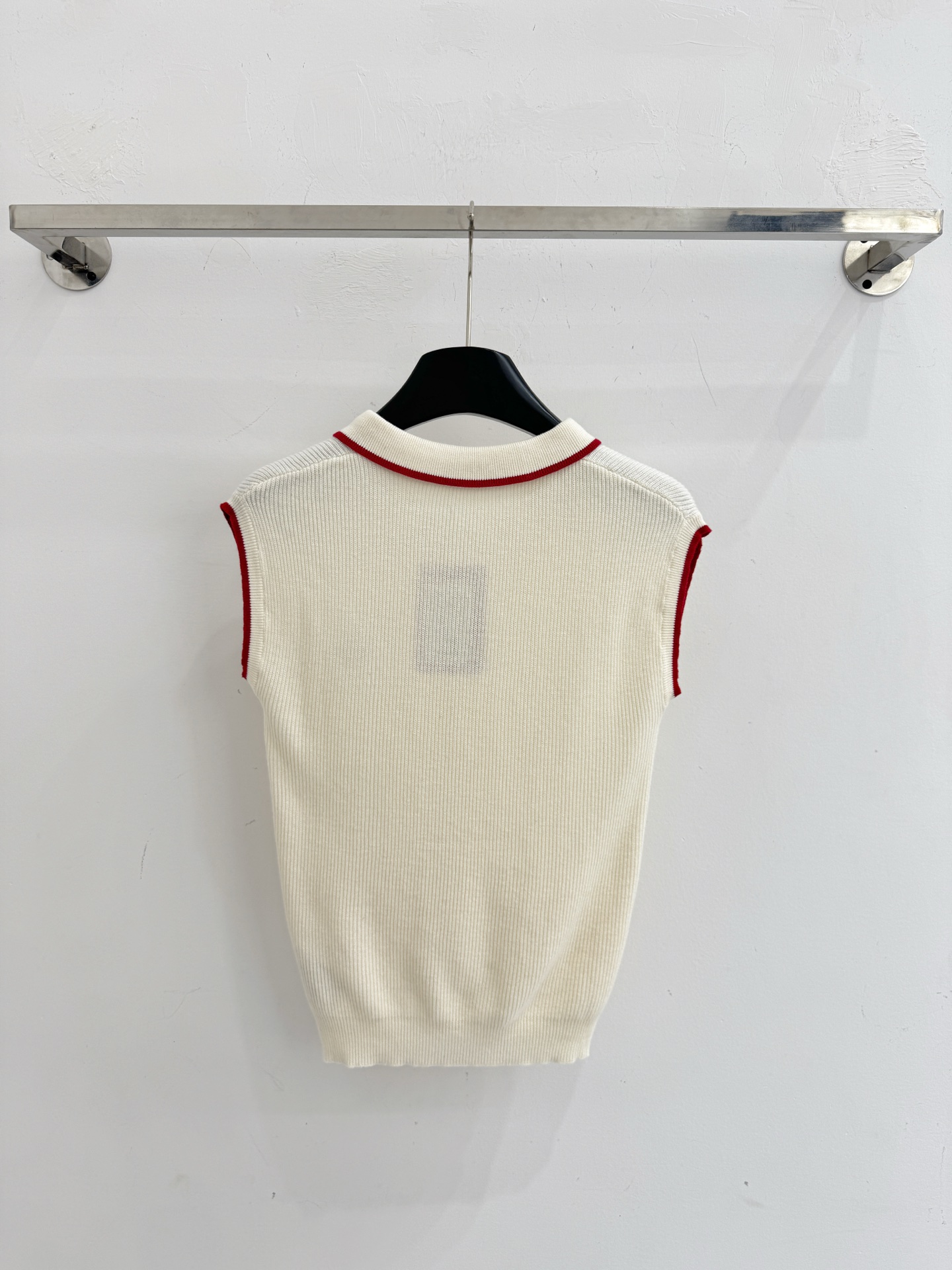 Valentino Valentino红边针织马甲，奶油白温柔风，减龄学院风