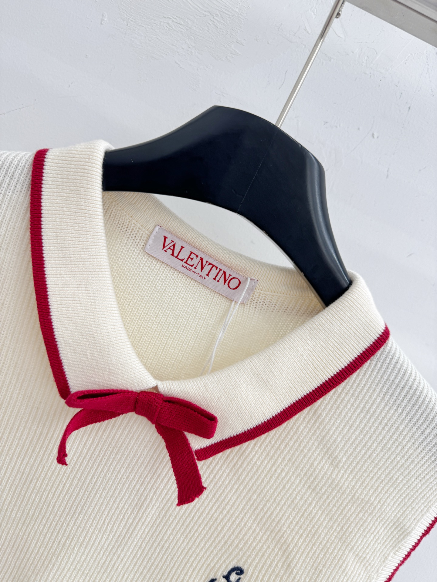 Valentino Valentino红边针织马甲，奶油白温柔风，减龄学院风
