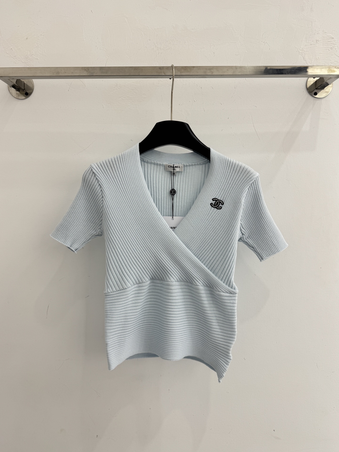 Chrome Hearts V领针织短袖两件套，修身显瘦，气质百搭，尽显优雅