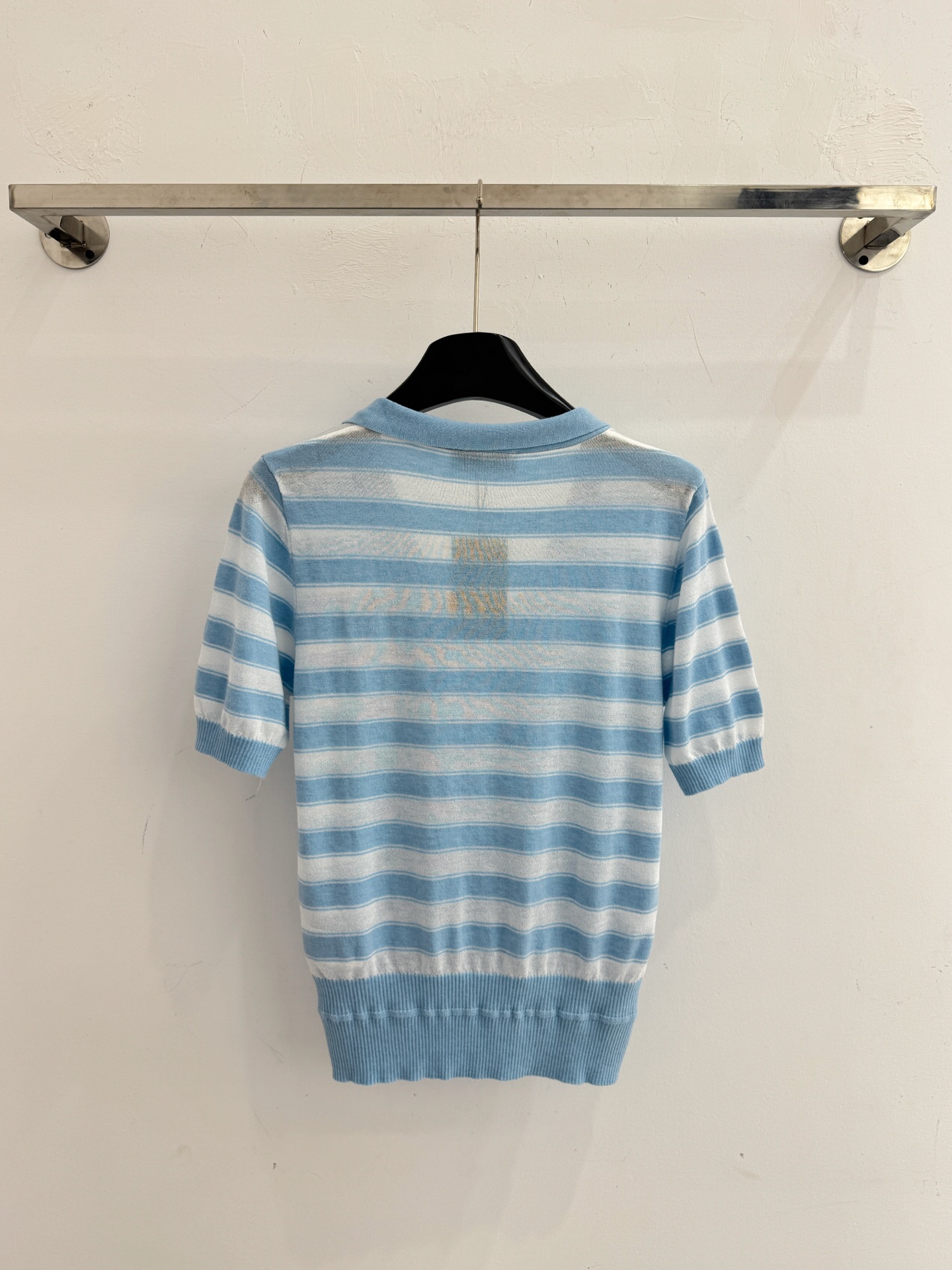 Vivienne Westwood 撞色条纹针织短袖，轻薄透气，百搭，尽显清新少女感