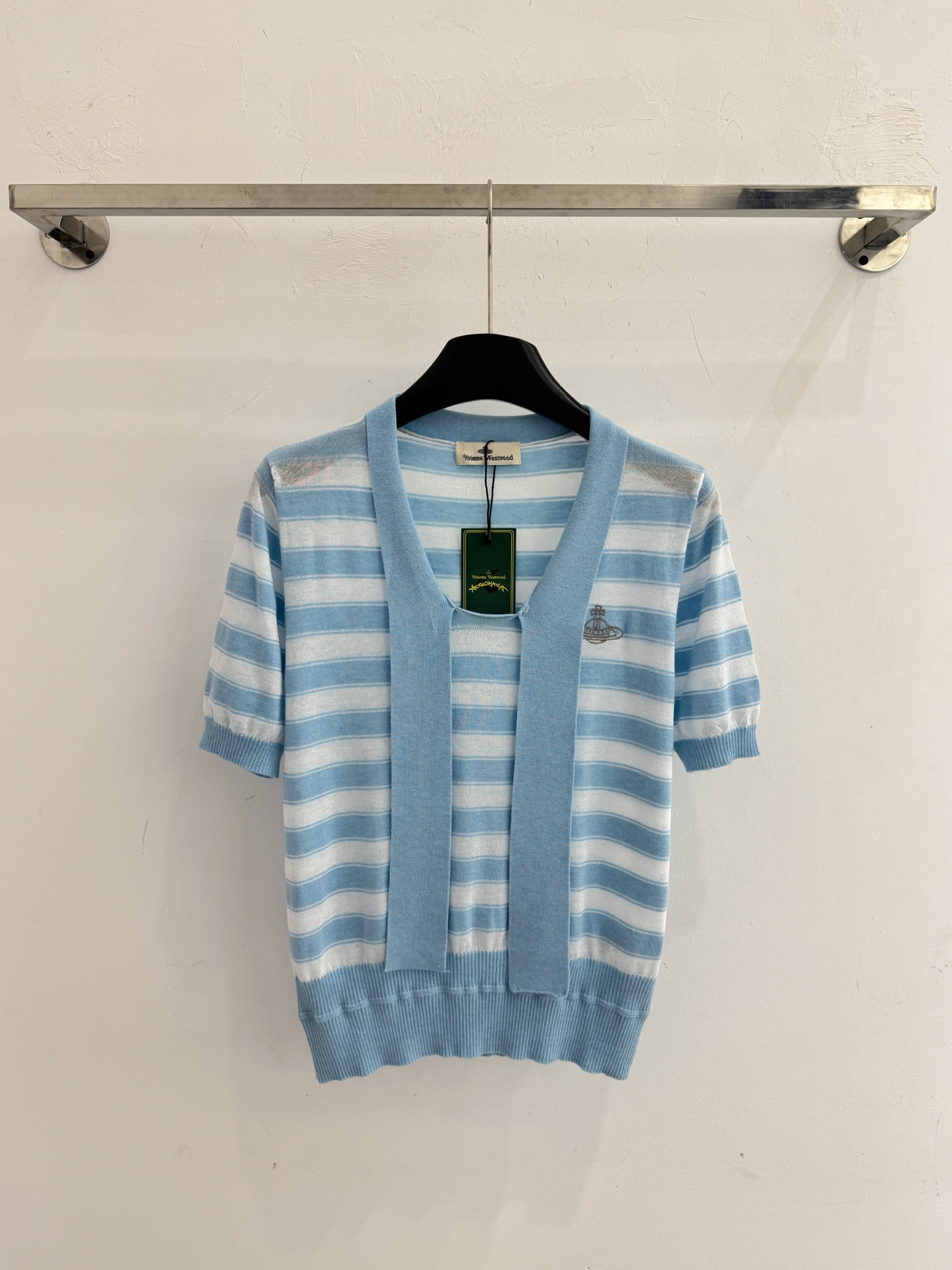 Vivienne Westwood 撞色条纹针织短袖，轻薄透气，百搭，尽显清新少女感