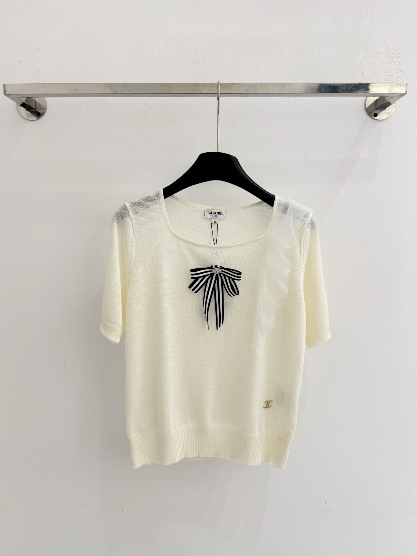 Chrome Hearts 灰白撞色针织上衣，网纱蝴蝶结装饰，温柔优雅百搭
