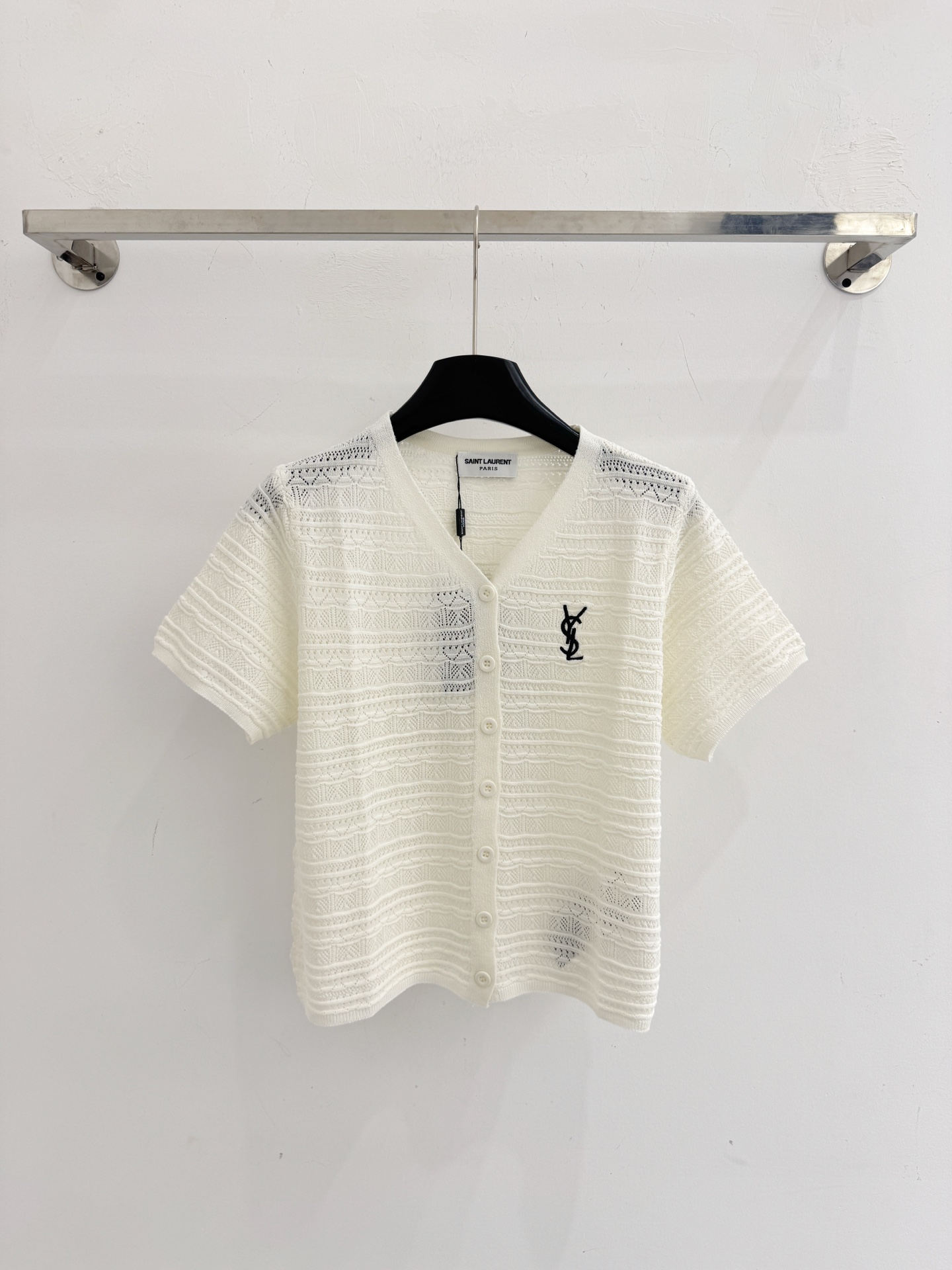Saint Laurent YSL26春夏新款，白色镂空针织开衫，V领短袖，花纹，温柔优雅
