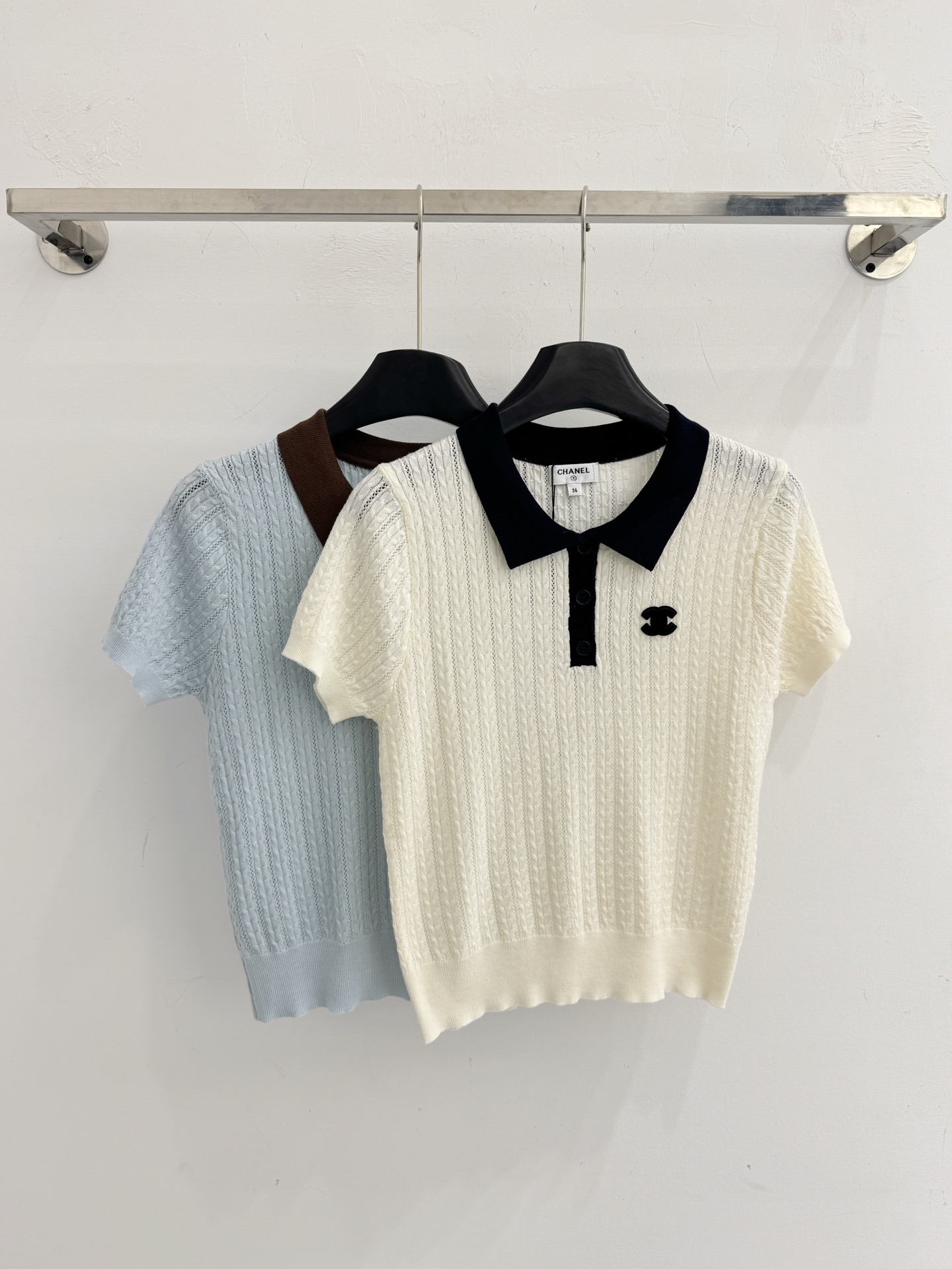 Chrome Hearts 双C刺绣撞色Polo领绞花针织衫，镂空肌理，轻奢通勤风