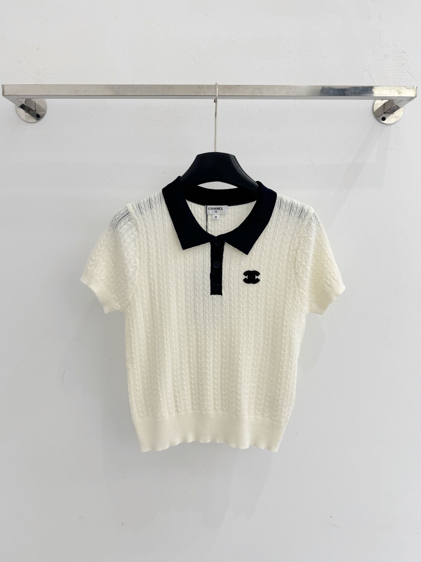 Chrome Hearts 双C刺绣撞色Polo领绞花针织衫，镂空肌理，轻奢通勤风
