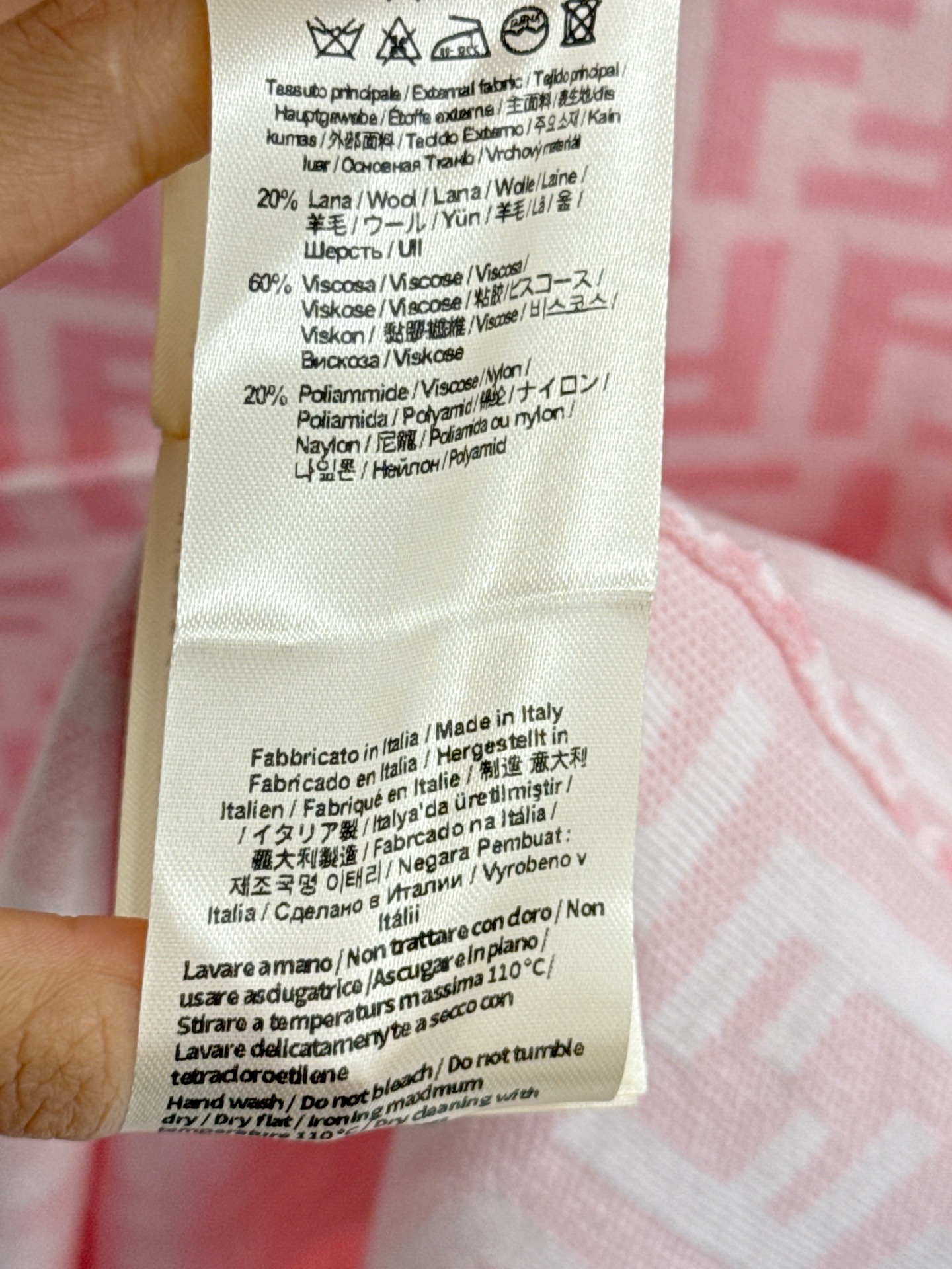 Fendi F家粉芬迪26春夏新款，F满印无袖针织连衣裙，收腰口袋，轻奢风