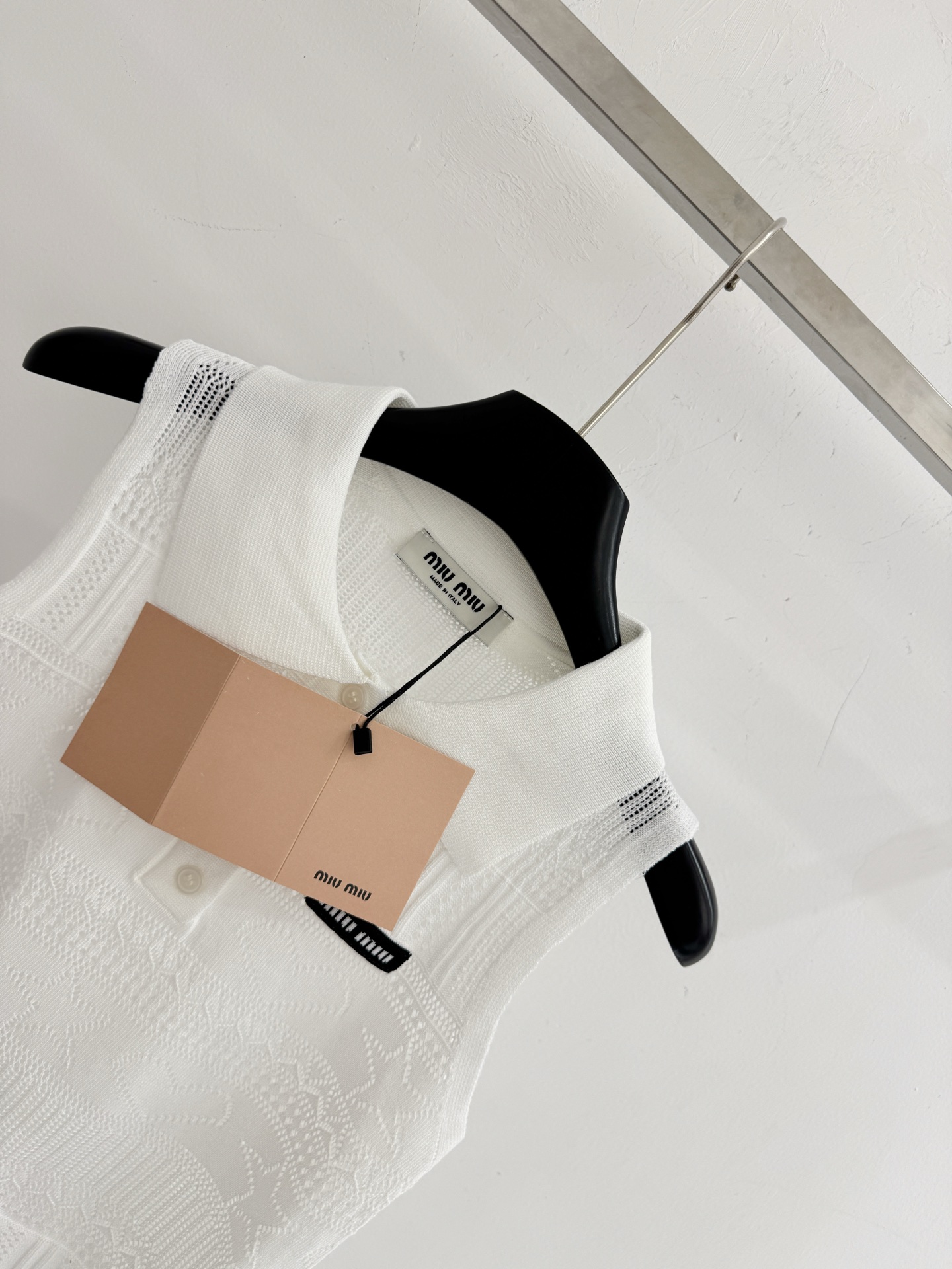 Chanel 爱心镂空Polo针织背心，温柔减龄，气质百搭