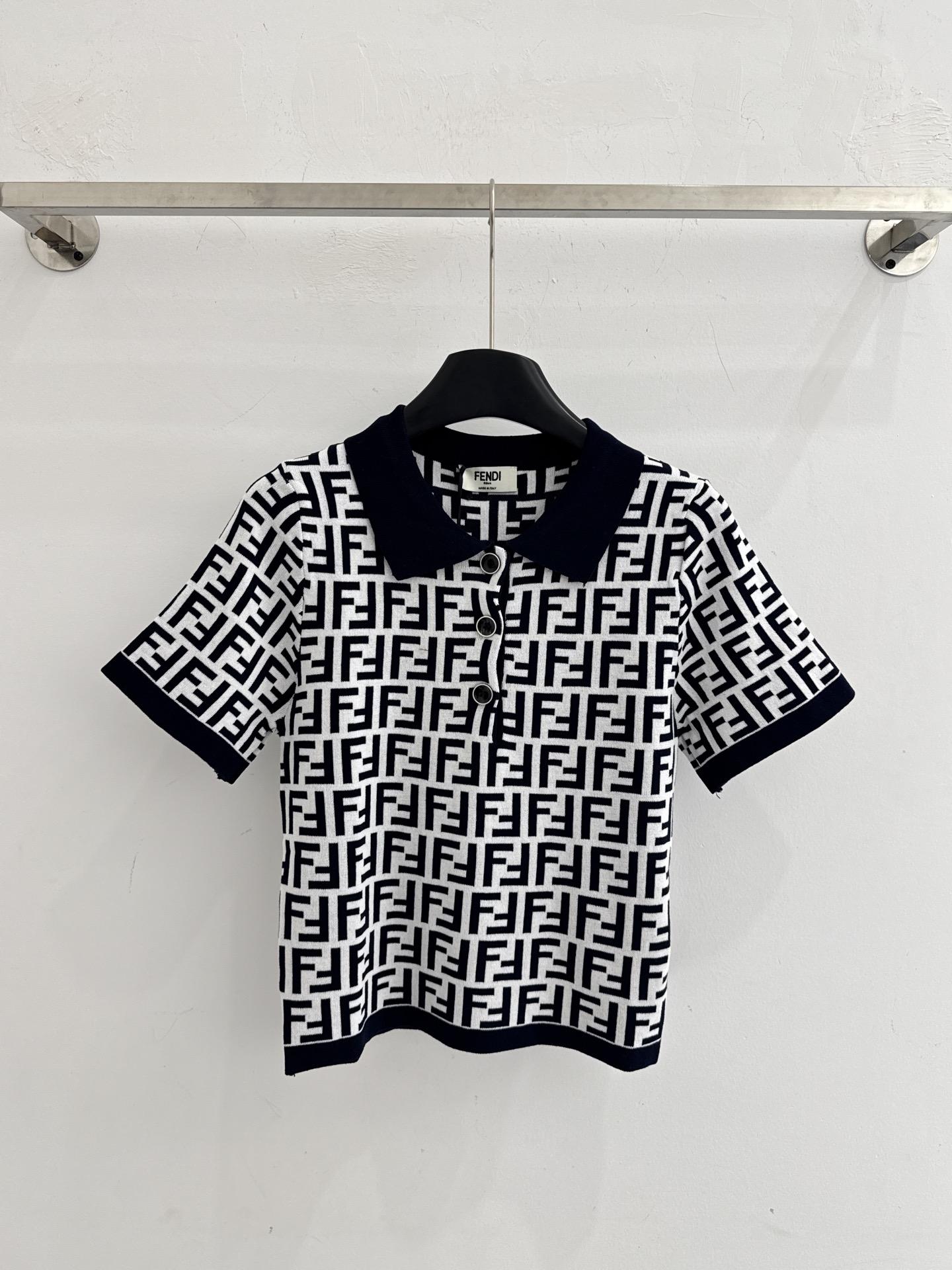 Fendi 芬迪双F满印Polo领针织衫，两色可选，显瘦，通勤百搭