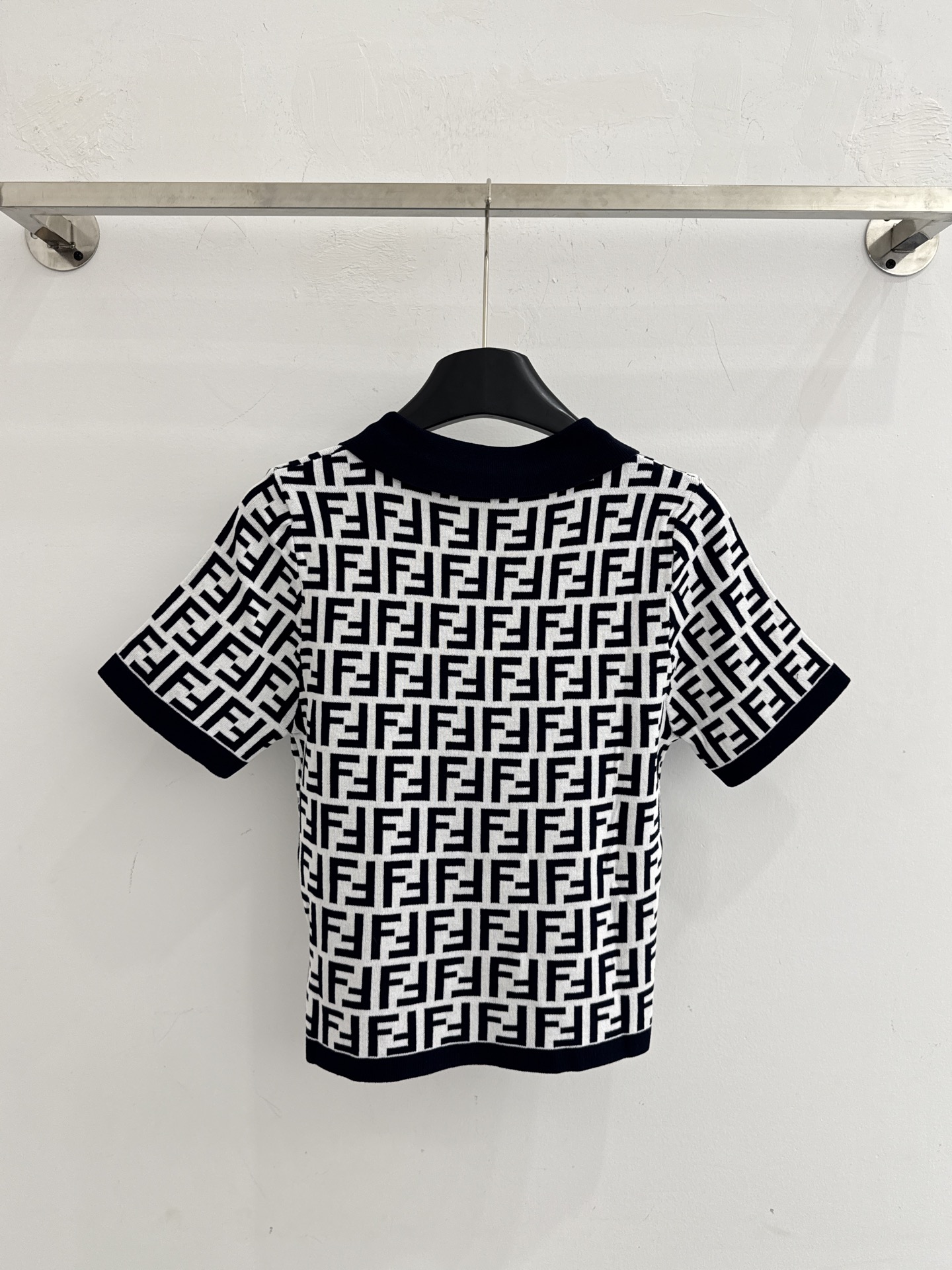Fendi 芬迪双F满印Polo领针织衫，两色可选，显瘦，通勤百搭