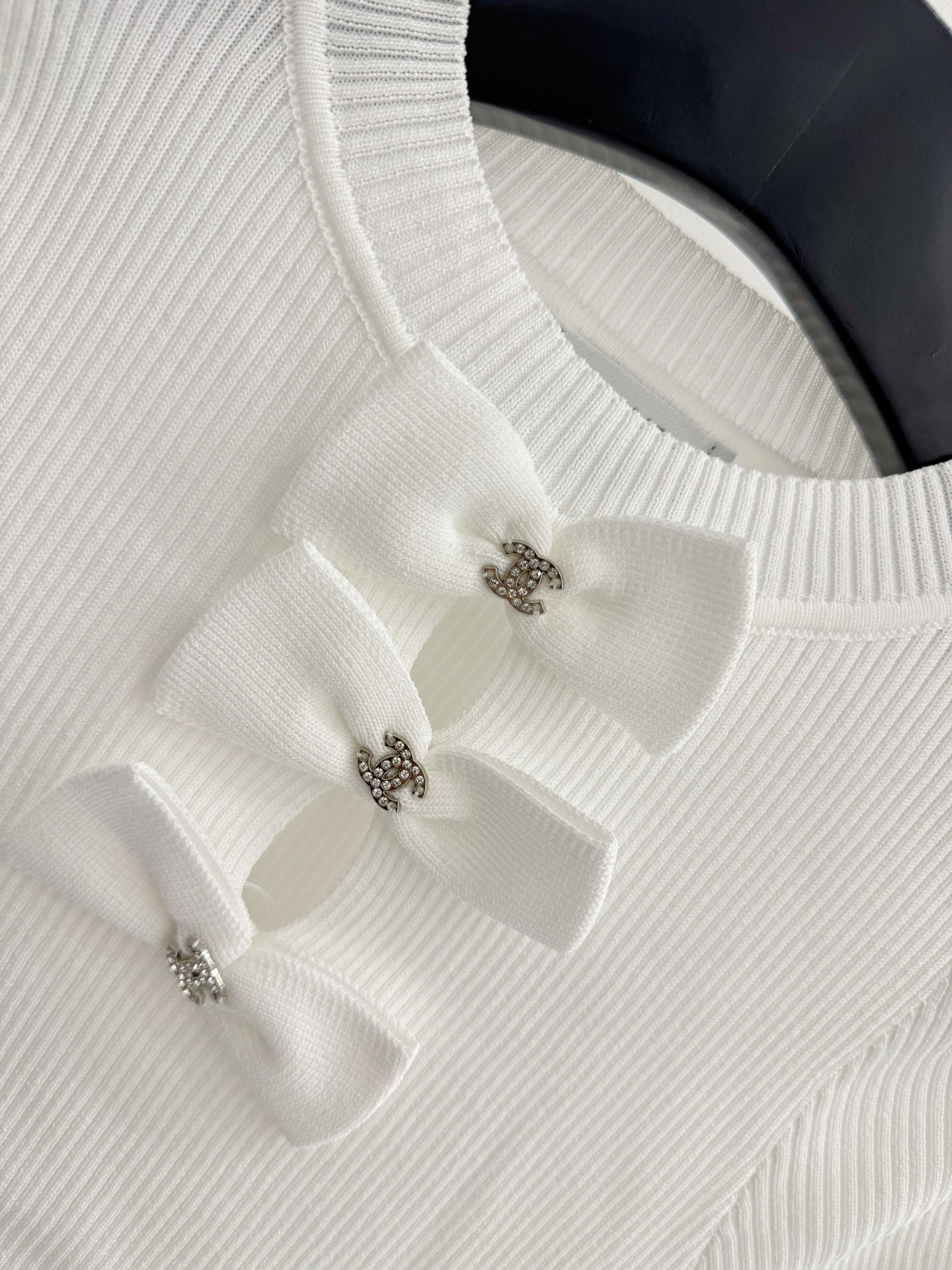 Chrome Hearts 竖纹针织短袖，立体蝴蝶结点缀，黑白双色修身显瘦