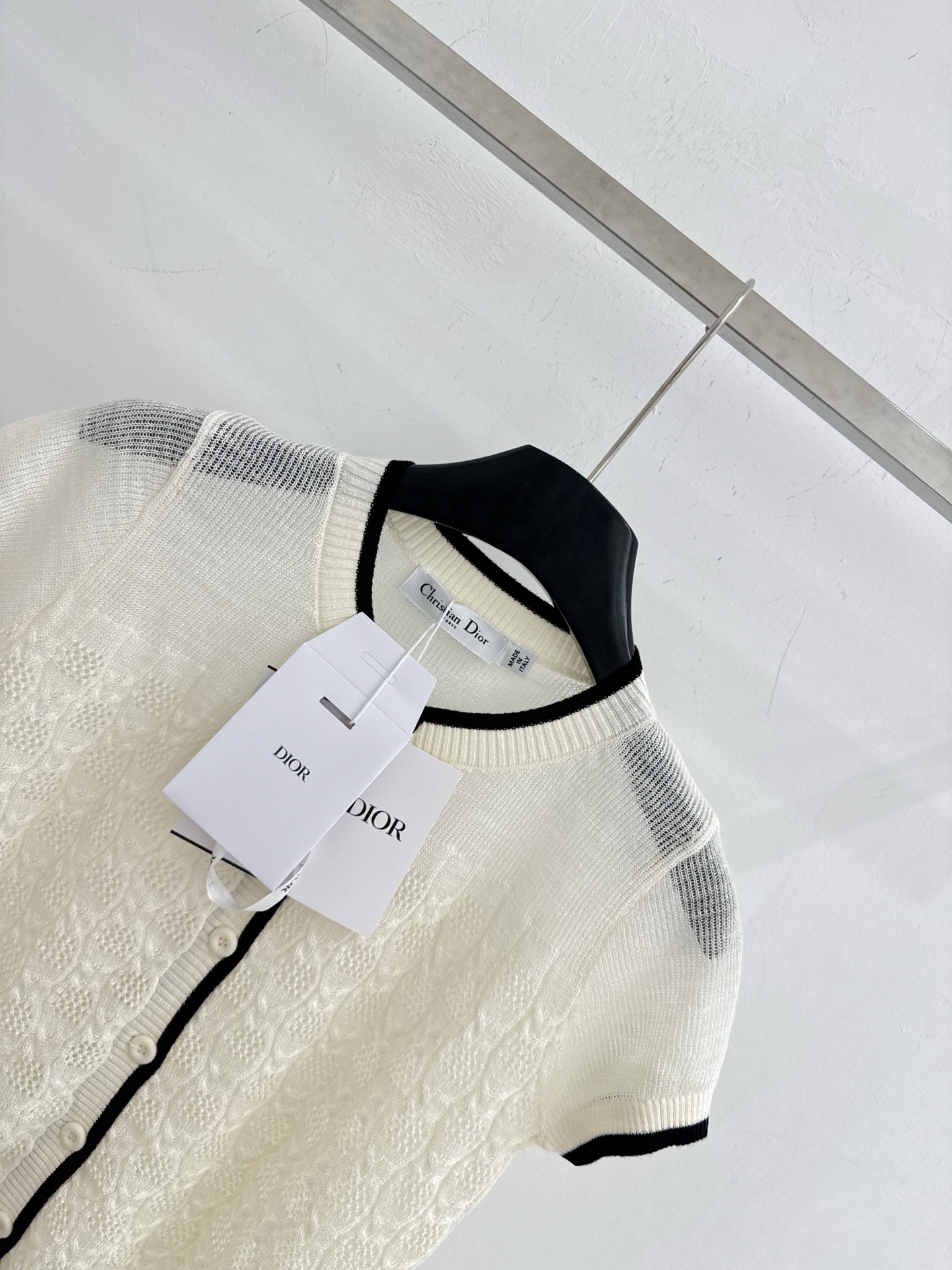 Chanel 法式镂空针织开衫，三色可选，蜜蜂刺绣，温柔百搭