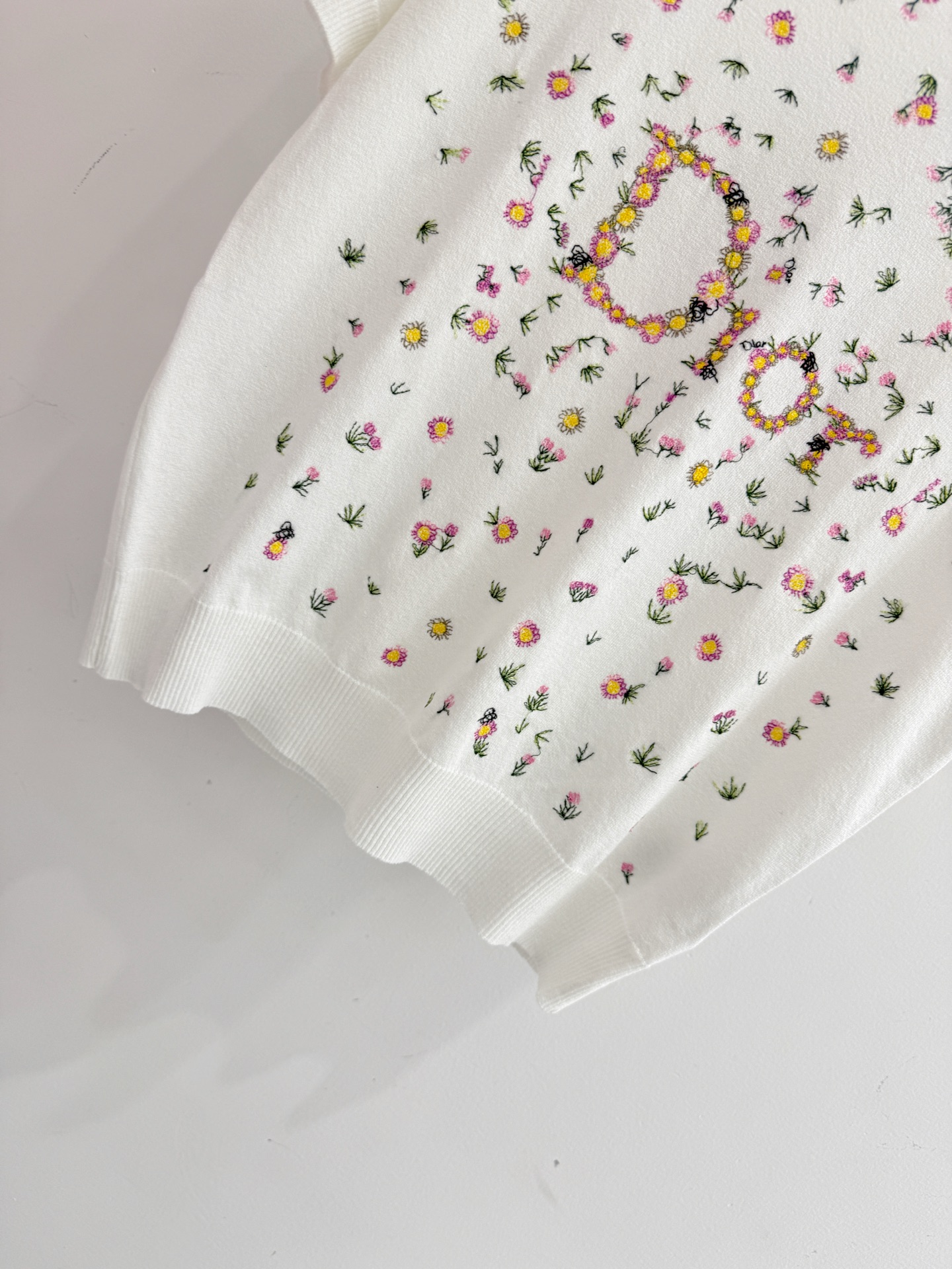 Chanel 小雏菊针织短袖，粉、蓝、白三色清新雅致