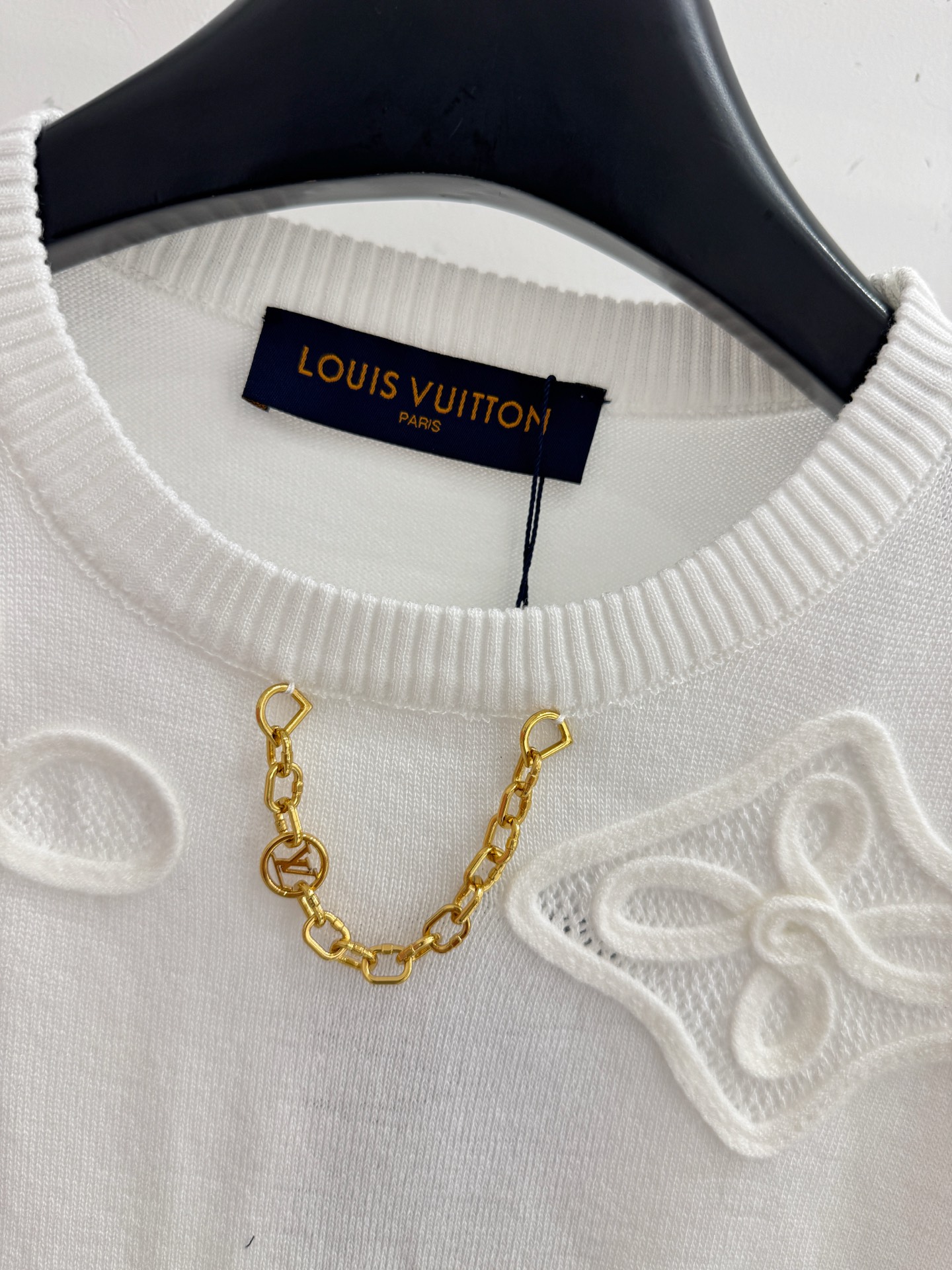 Louis Vuitton LV26春夏新款，灰白两色针织短袖，立体老花刺绣，高级