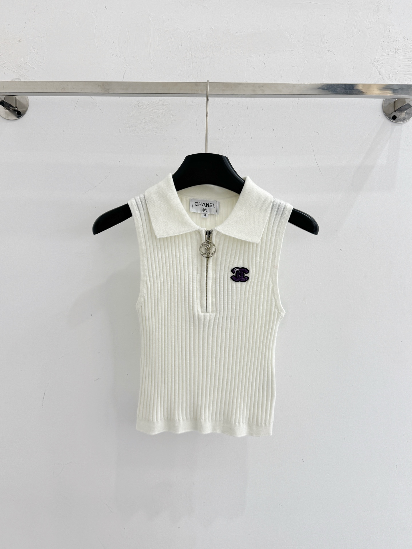 Chrome Hearts 黑白两色坑条无袖针织衫，拉链Polo领，双C标