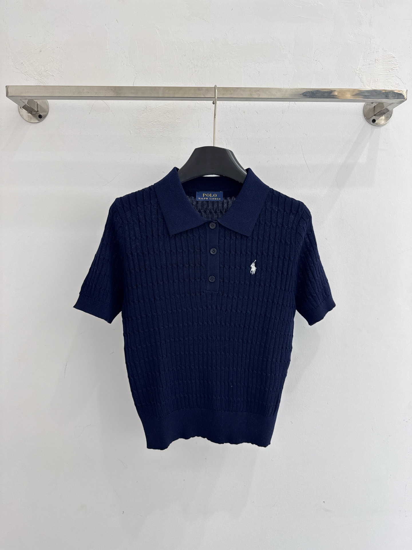 Ralph Lauren 拉夫劳伦26春夏新款，藏青、白两色绞花针织Polo衫，小马标刺绣，百搭