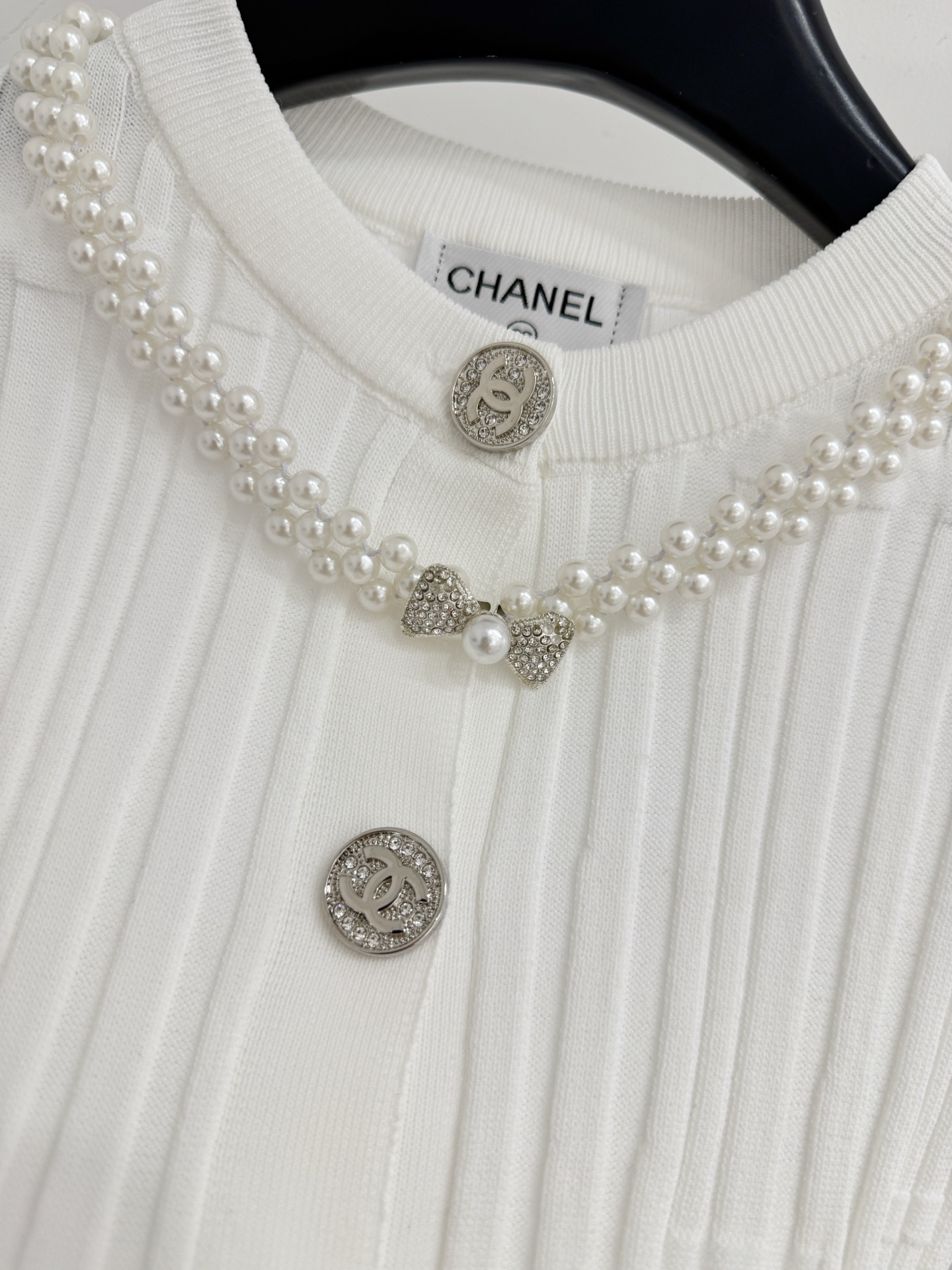 Chanel 香奈儿珍珠领收腰针织开衫，轻奢名媛风显瘦上衣