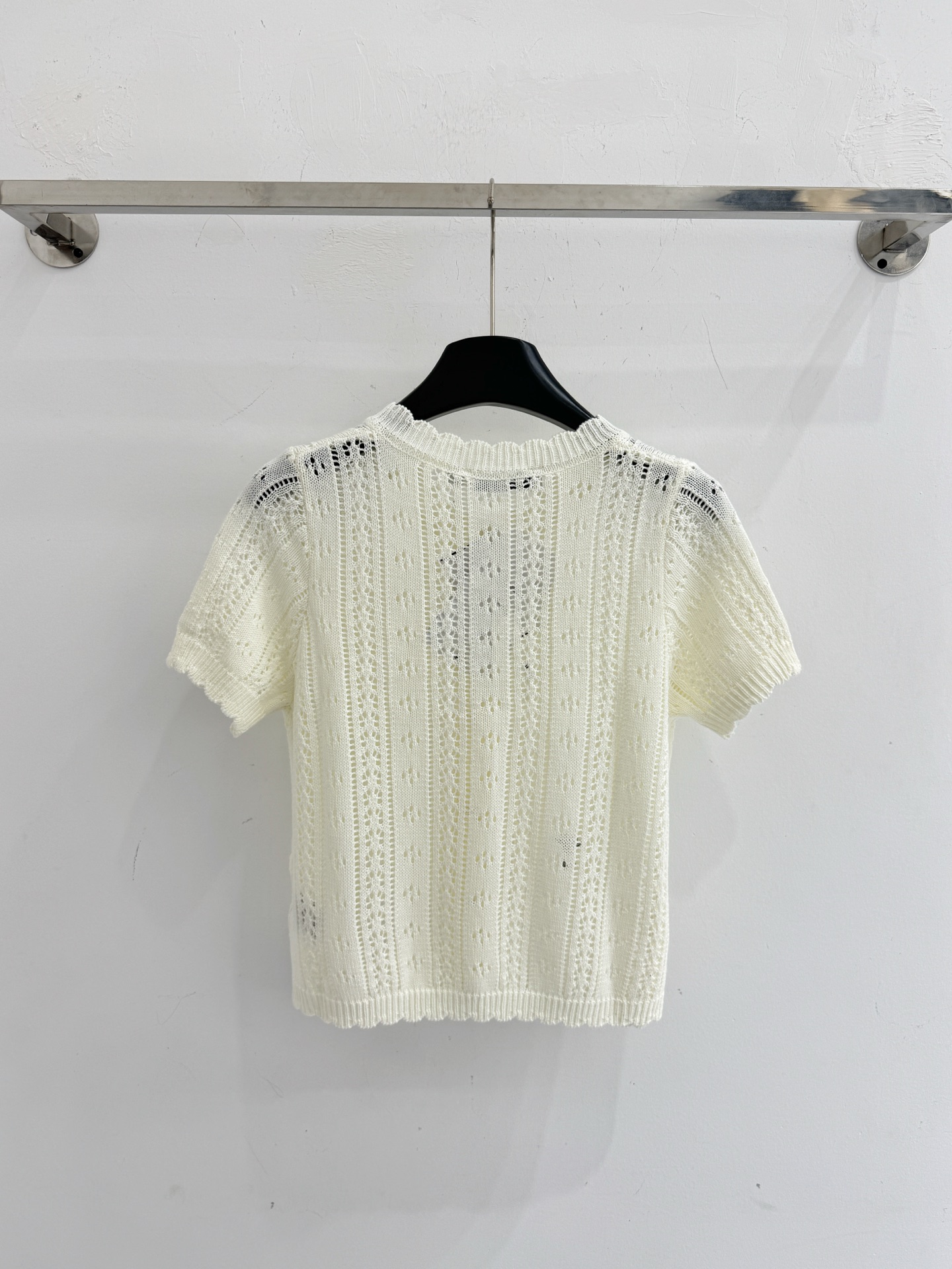 Chanel 镂空针织短袖开衫，小蜜蜂刺绣透气上衣