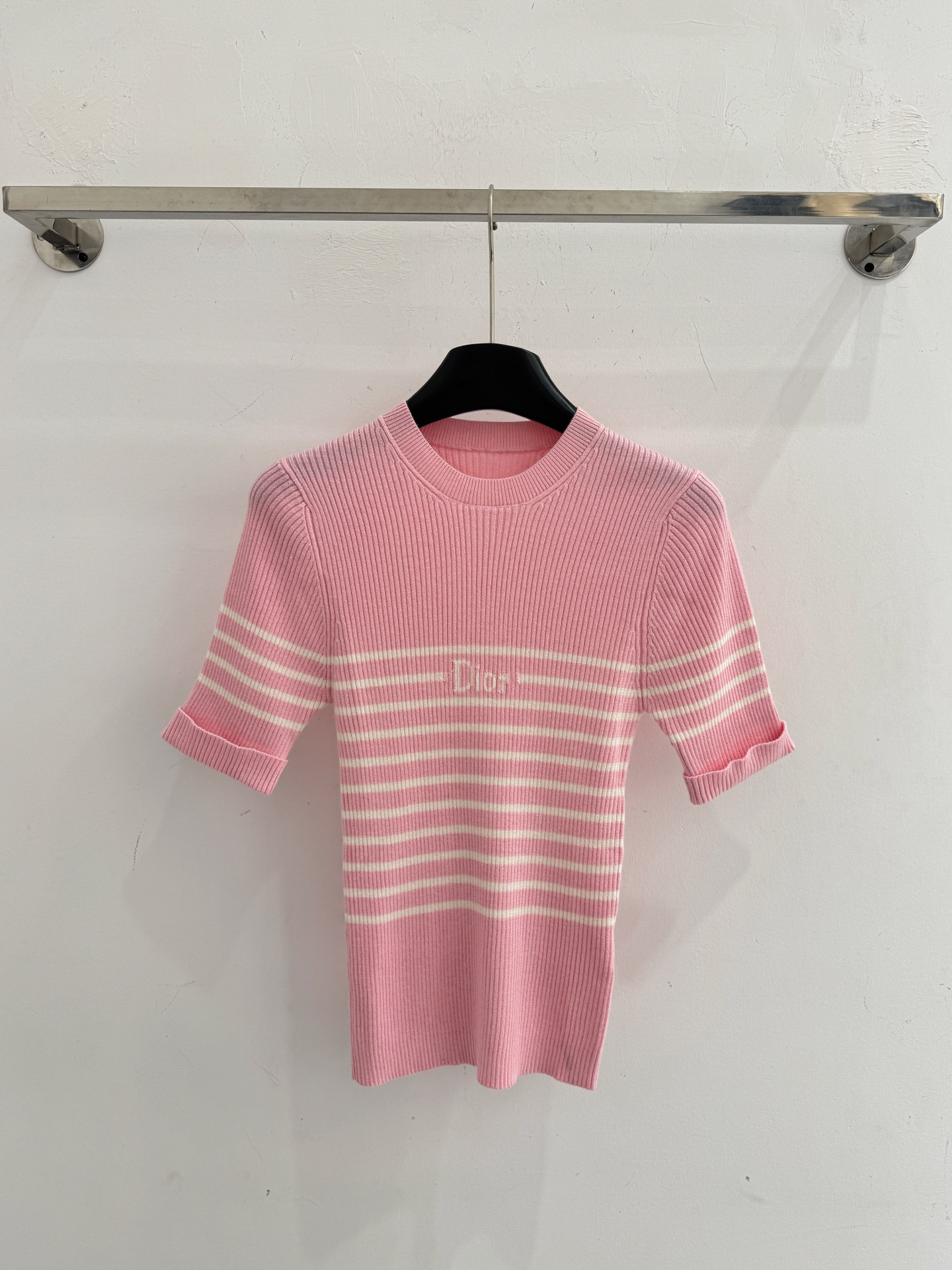 Dior 羊毛版 CD26春夏新款，春夏新款圆领条纹针织衫，刺绣温柔风上衣