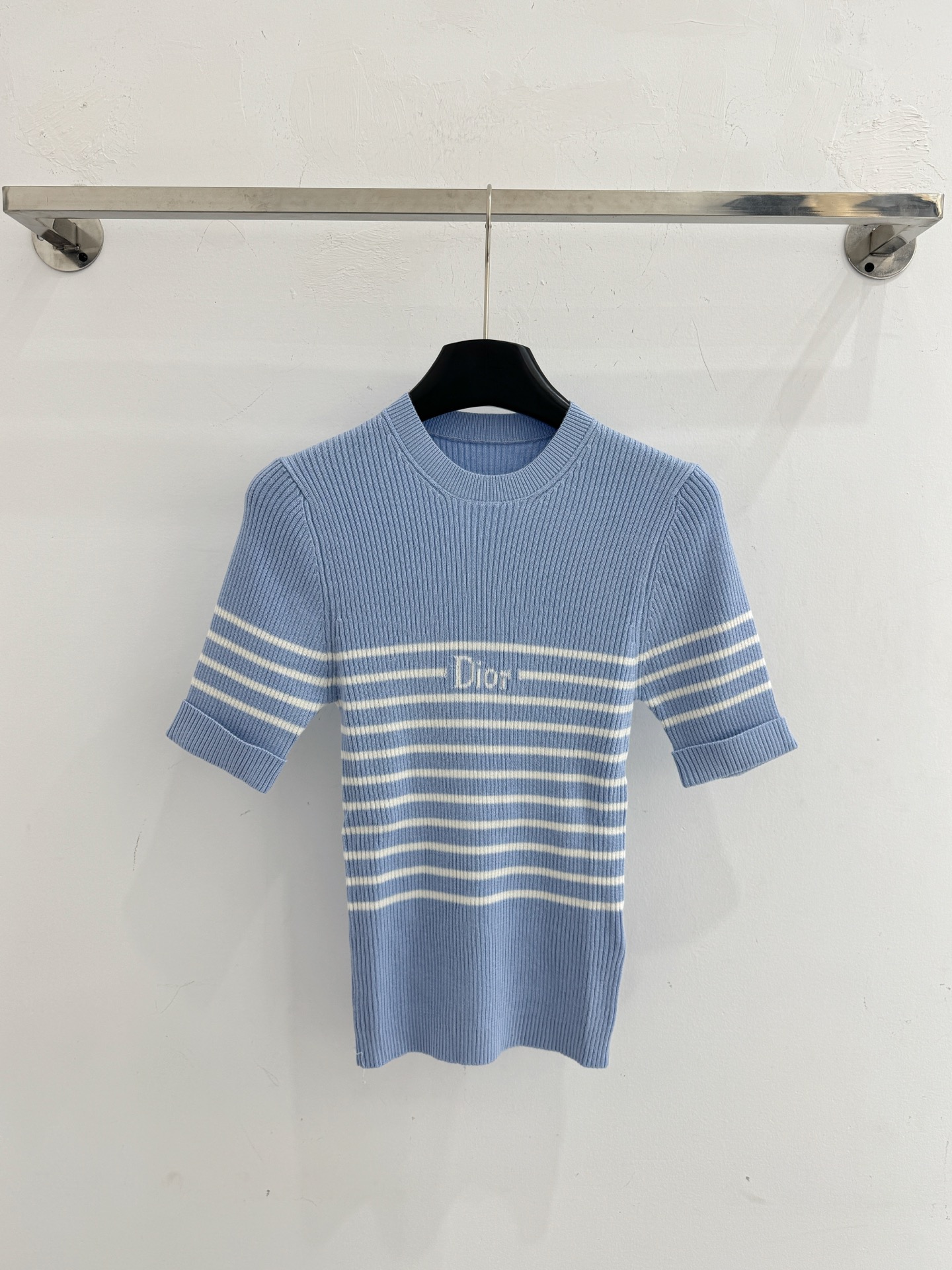 Dior 羊毛版 CD26春夏新款，春夏新款圆领条纹针织衫，刺绣温柔风上衣