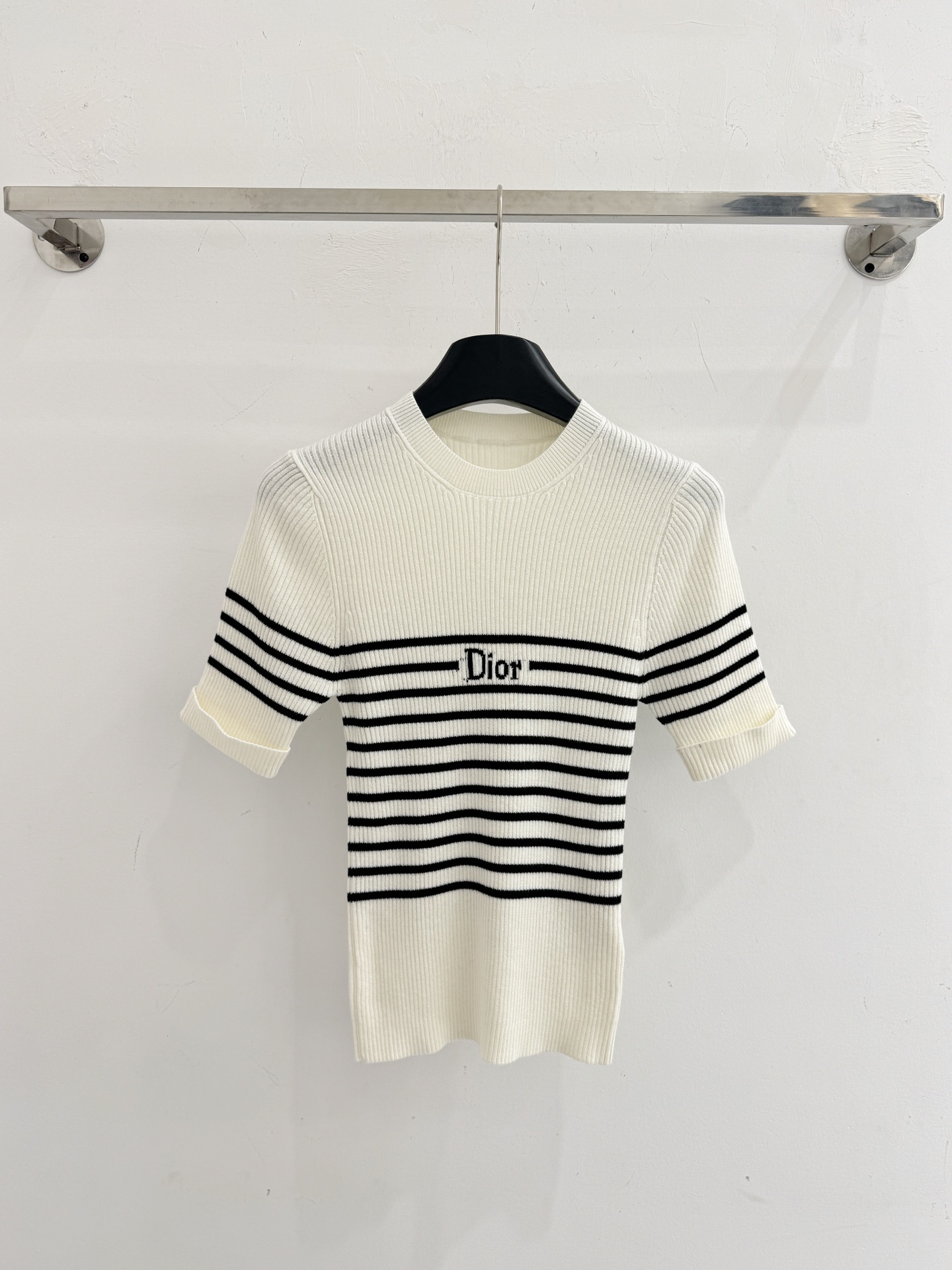 Dior 羊毛版 CD26春夏新款，春夏新款圆领条纹针织衫，刺绣温柔风上衣