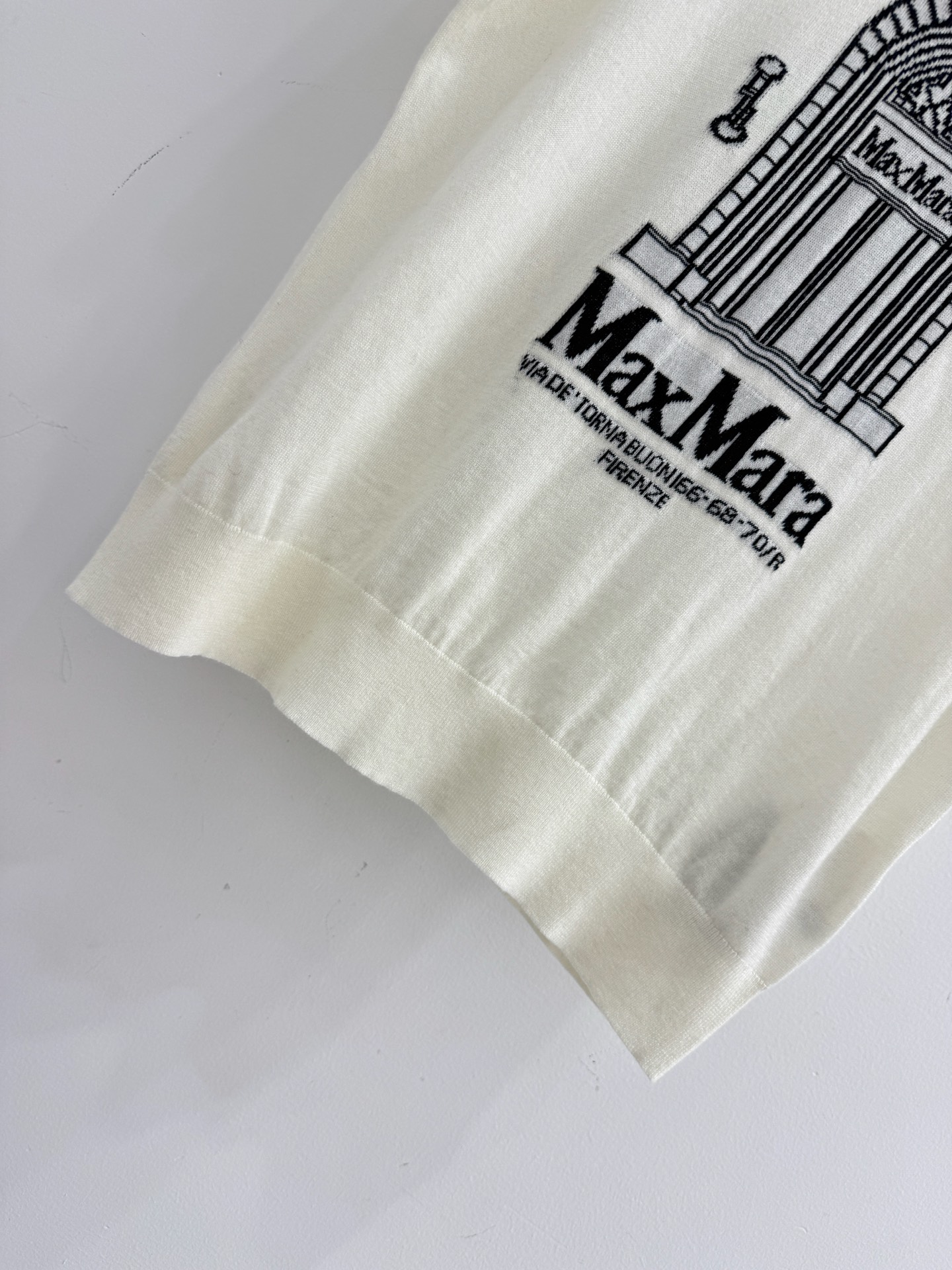 Unknown MaxMara26春夏新款气质建筑字母印花圆领薄款针织短袖衫