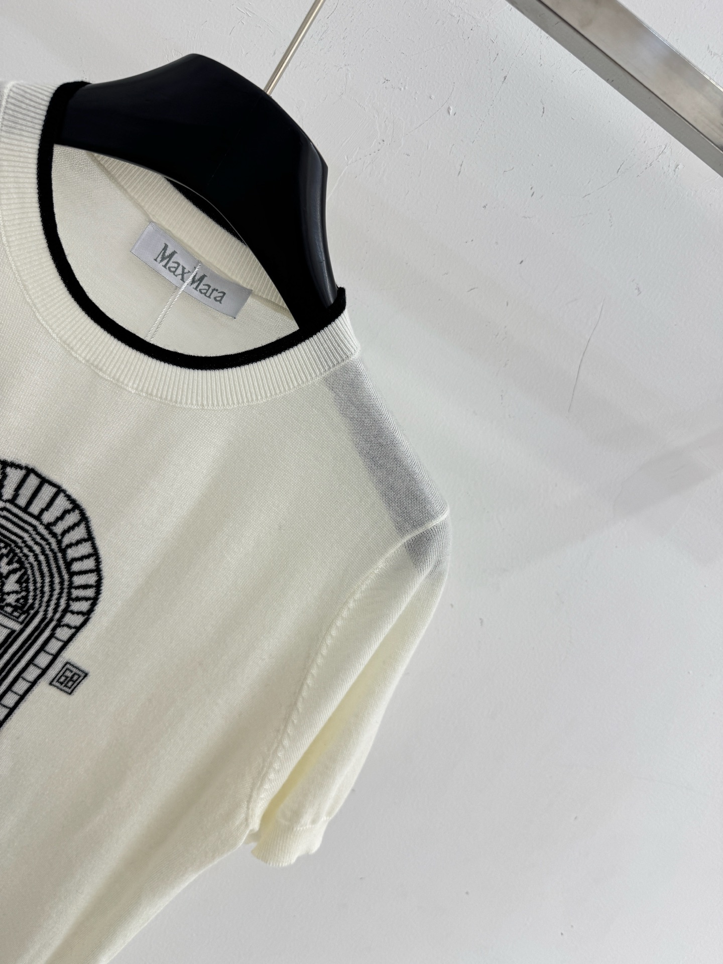 Unknown MaxMara26春夏新款气质建筑字母印花圆领薄款针织短袖衫