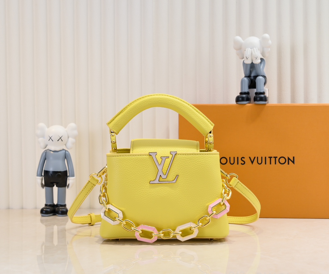Louis Vuitton LV Capucines Replica
 Bags Handbags Set With Diamonds Taurillon Cowhide Chains M24683