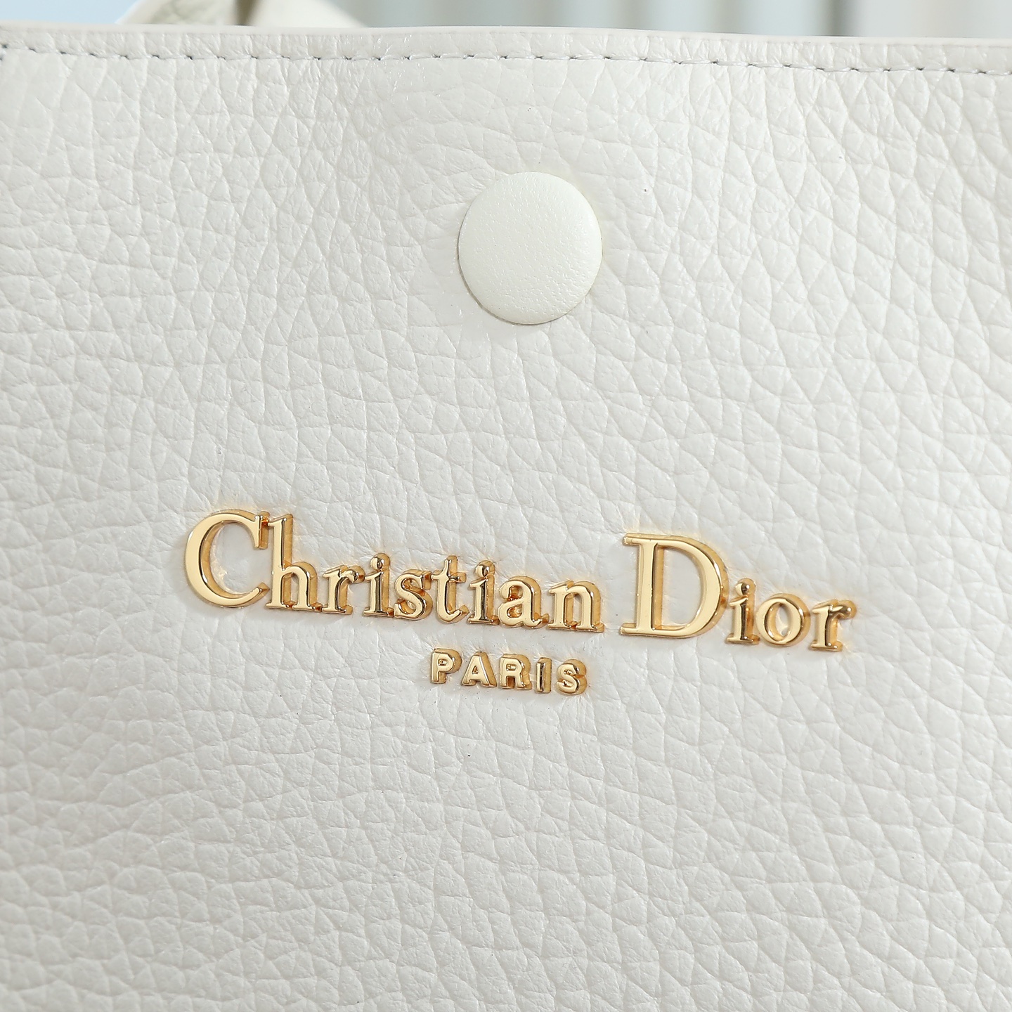 Dior Signature White Grained Calfskin Small Basket Bag 5 i1746767958274 3585 0 8