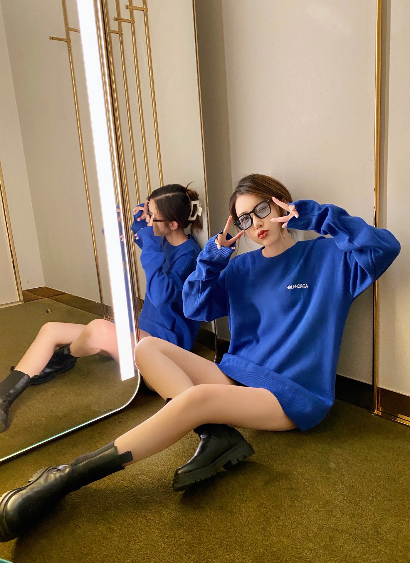 N155 Paris Family Sweater in Black/Blue: Stylish, Classic, High Quality Wool Blend - 图片 9