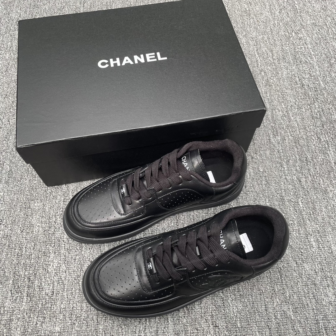 Precio real Chanel Zapatos deportivos y casuales de hombre panda en blanco y negro de Chanel. La versión de contracompr…