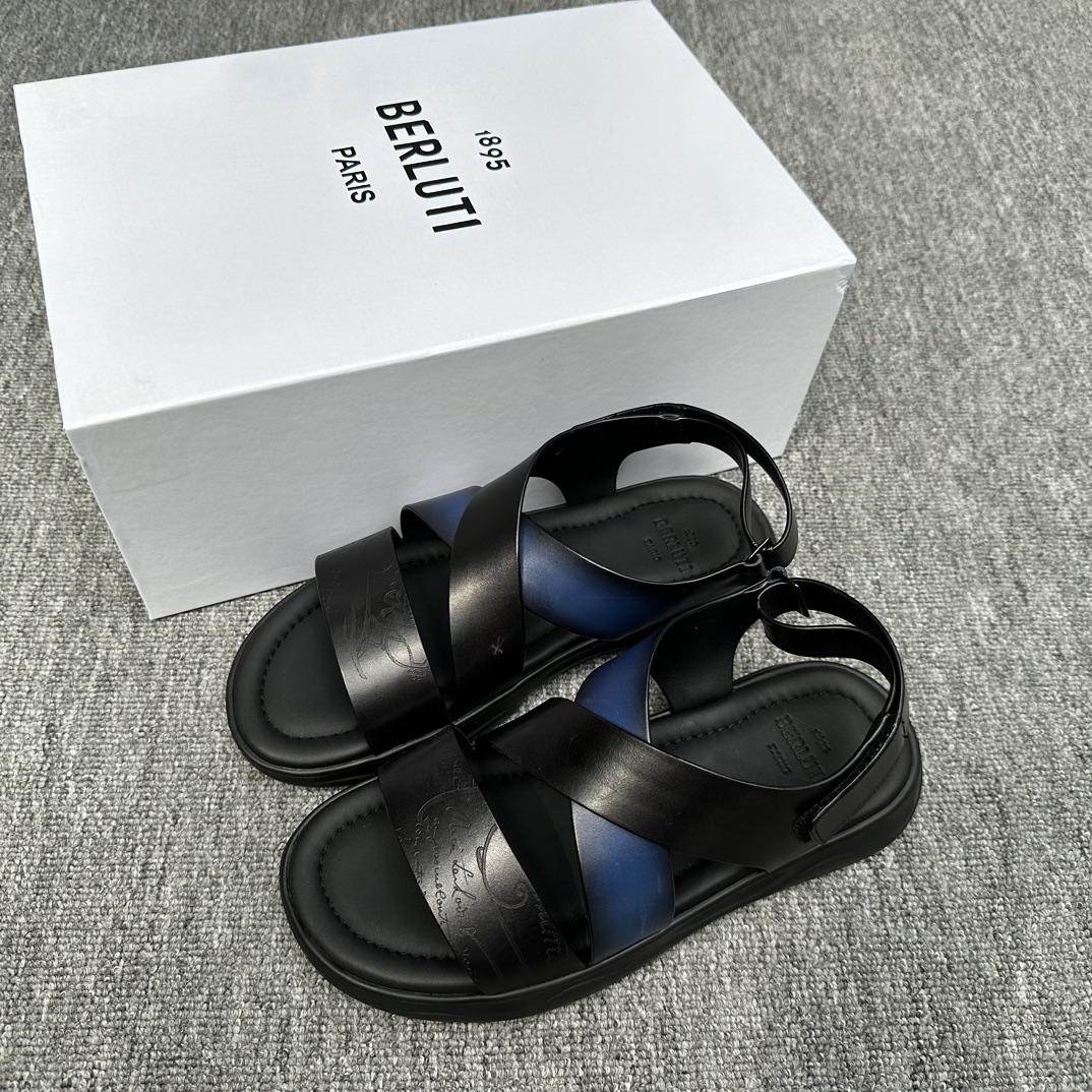 NO:277018,Berlut Bruti Top Handmade Colored Cowhide Men's Sandals!  Fully handmade!  Decorated Sifnos Scritto patterned leather slippers!  The imported leather embryo is colored and changed to color and treated with cowhide cross tattoo pattern design on the upper imported leather embryo is colored and changed to color footbed!  Imprinted three-dimensional brand logo, private mold opening custom badge pattern foam lightweight large sole, light and comfortable on the feet!  Size 39-40-41-42-43-44 (45.46 customized no return or exchange), sandals, slippers, cowhide19860909Berlut布鲁提 顶级手工上色牛皮男士凉鞋！ 全手工制作！有装饰的Sifnos Scritto图纹皮革拖鞋！采用进口皮胚古法上色改色处理鞋面牛皮交叉刺青图案设计 进口皮肧古法改色垫脚！压印立体品牌logo 私家开模定制徽章图案发泡轻质大底、上脚轻便舒适！ 尺码39-40-41-42-43-44（45.46订做不退换）,,sandals,slippers,cowhide,Men's shoes